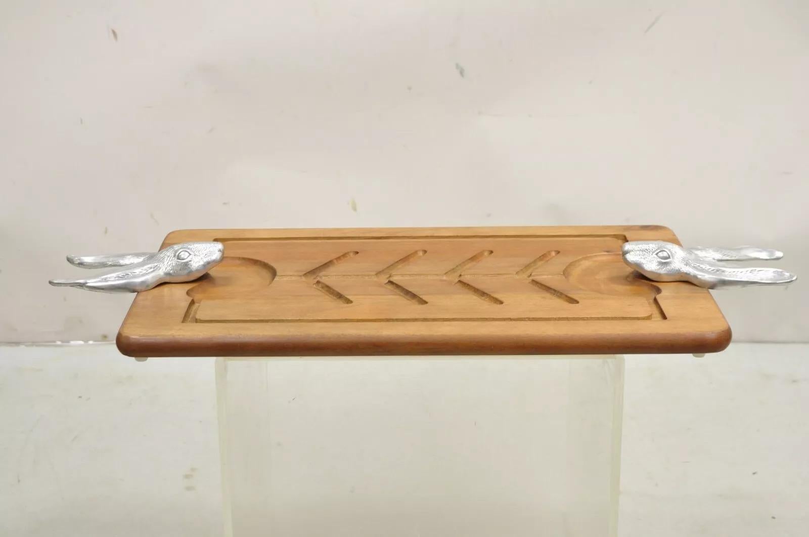 Tabla para cortar quesos vintage Arthur Court Conejito de aluminio fundido y madera de teca Desconocido en venta