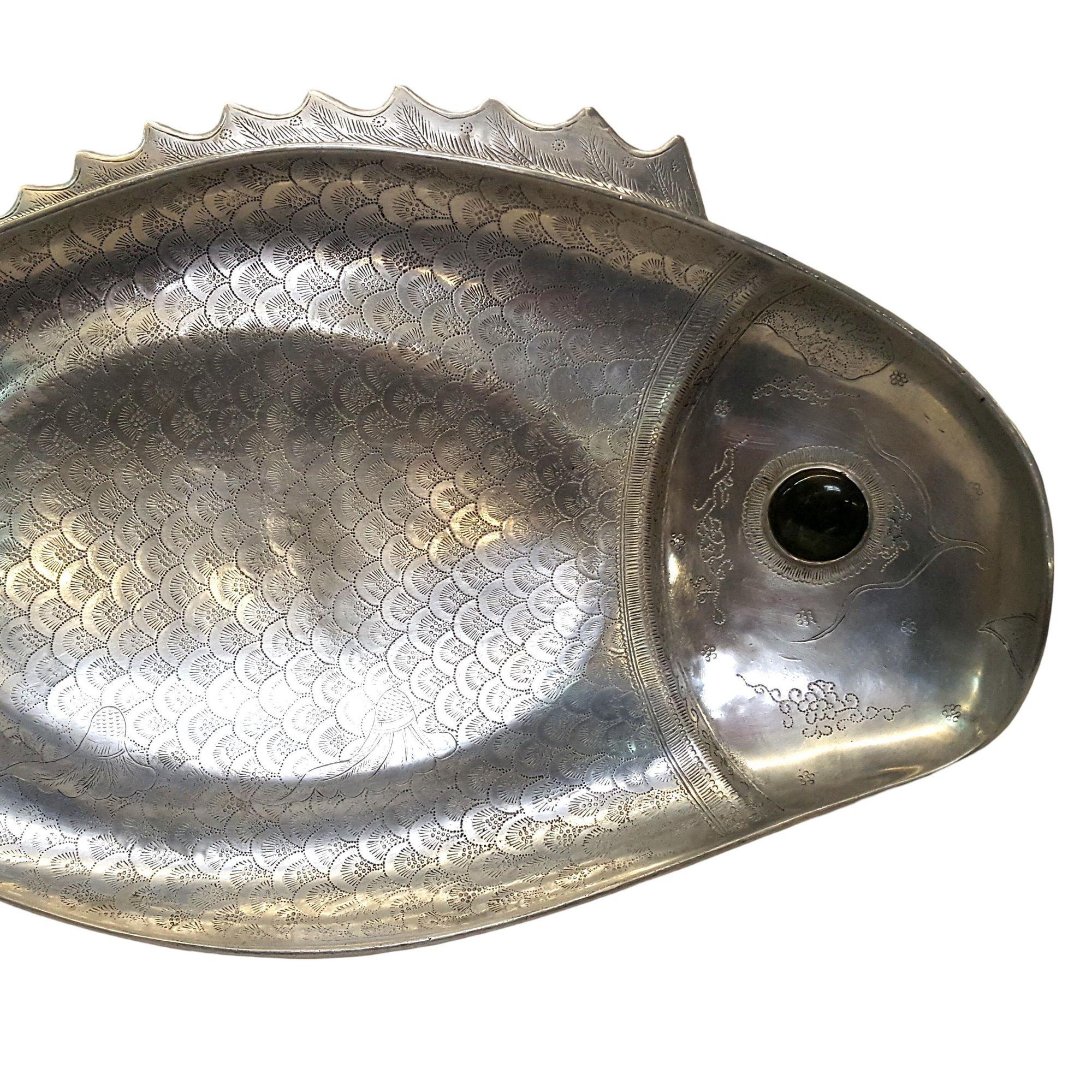 American Vintage Arthur Court Large Aluminum Fish Serving Platter Circa 1975 For Sale