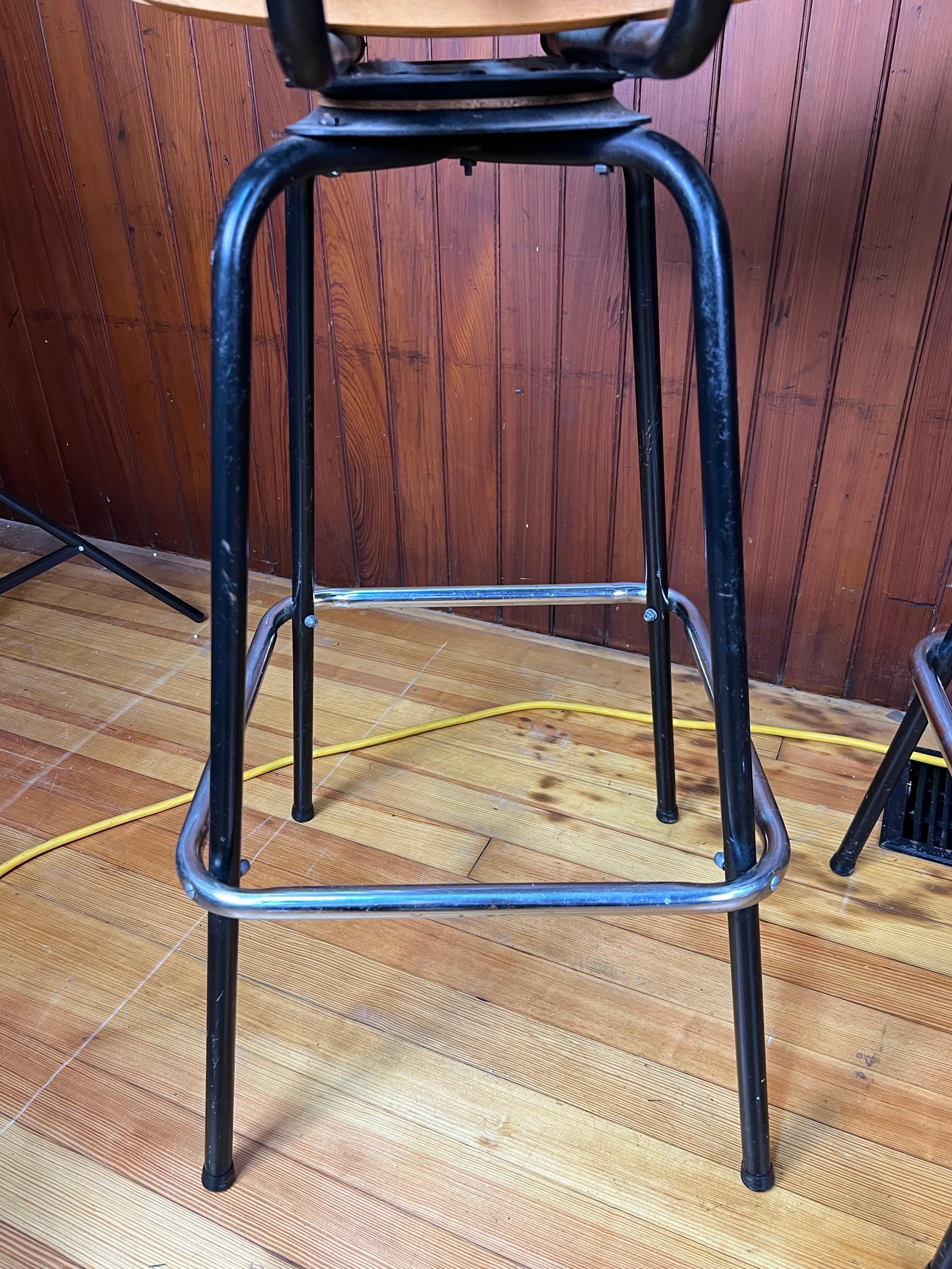 Vintage Arthur Umanoff Style Swivel Slat Bar Stools - Set of 4 For Sale 1