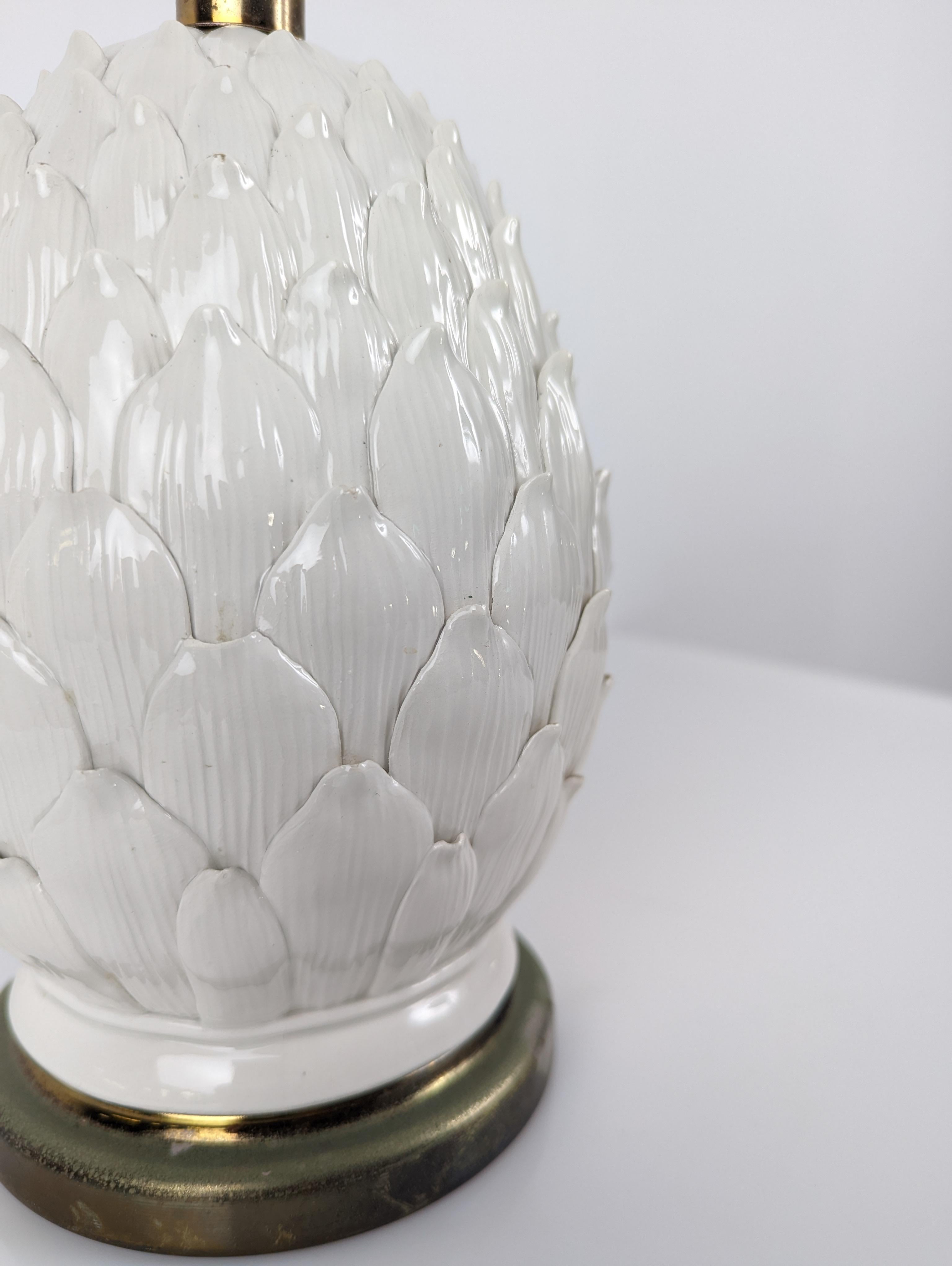 Vintage- Artichoke-Lampe aus weißem Porzellan, 1970er Jahre (Ende des 20. Jahrhunderts) im Angebot
