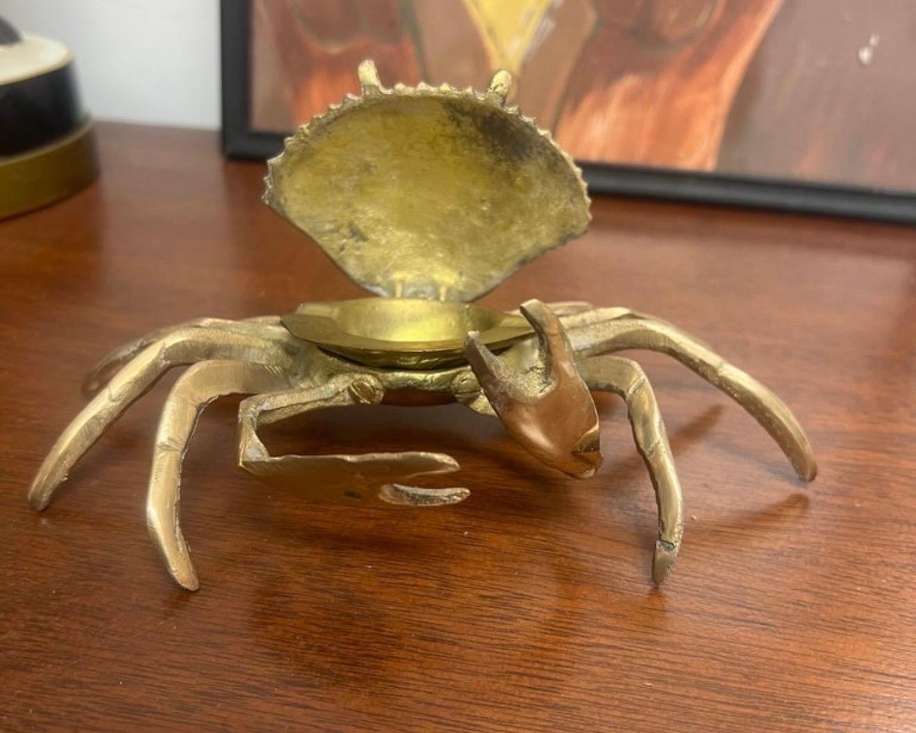 20ième siècle Cendrier vintage à crabe articulé en laiton en vente