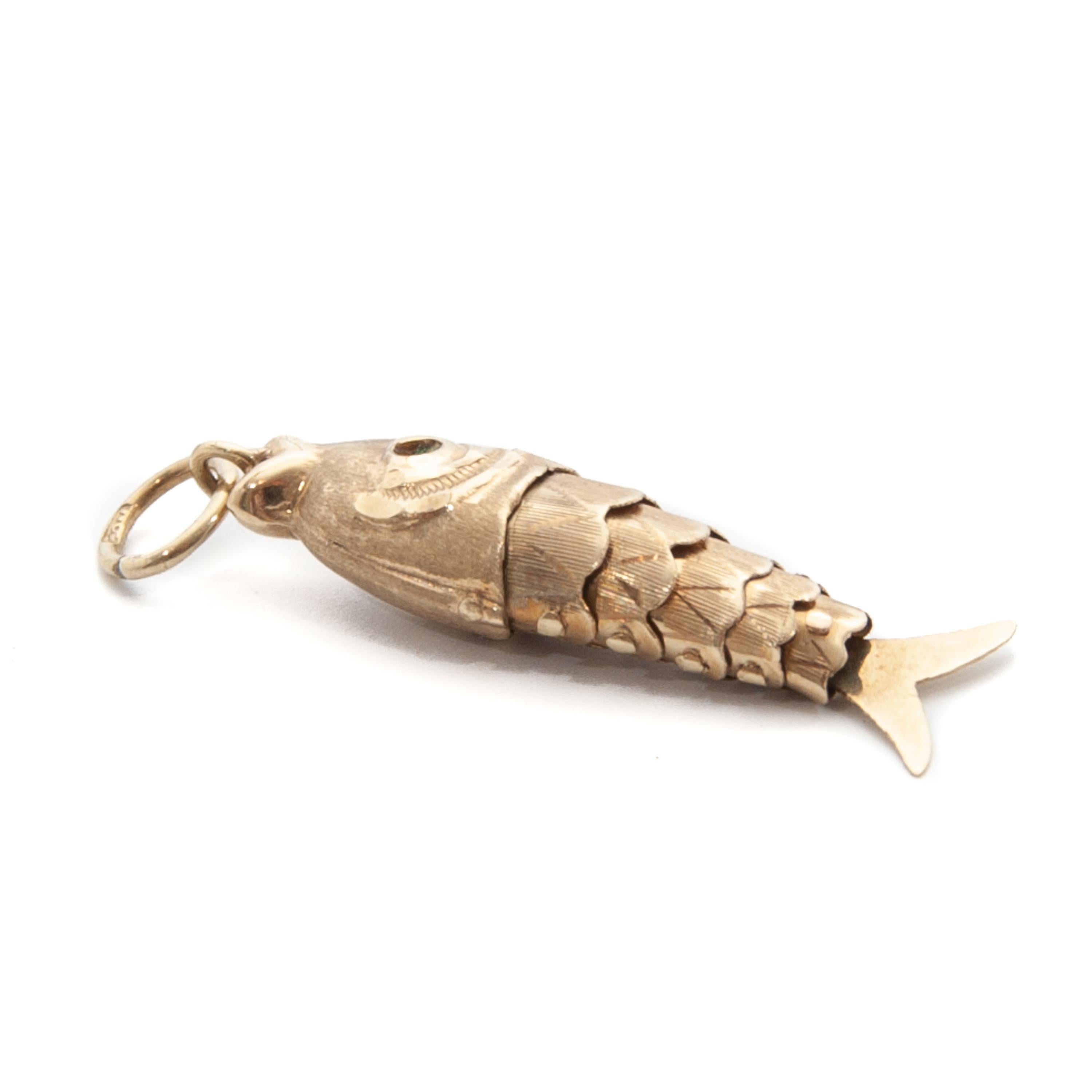 Vintage Articulated Movable Fish 14K Gold Charm Pendant In Good Condition In Rotterdam, NL