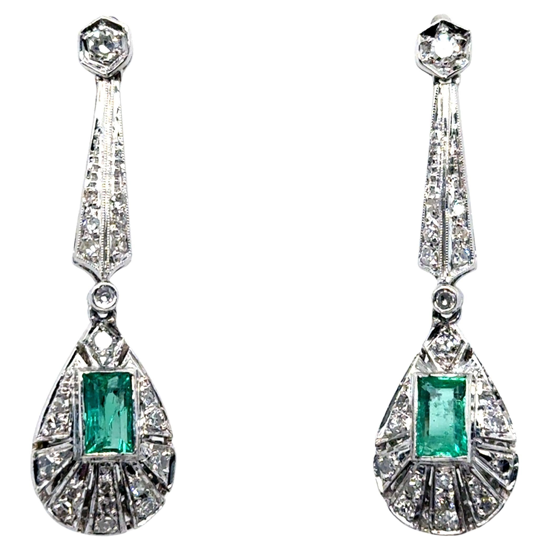 Boucles d
oreilles pendantes vintage en or blanc 14K avec émeraudes naturelles et diamants articulés