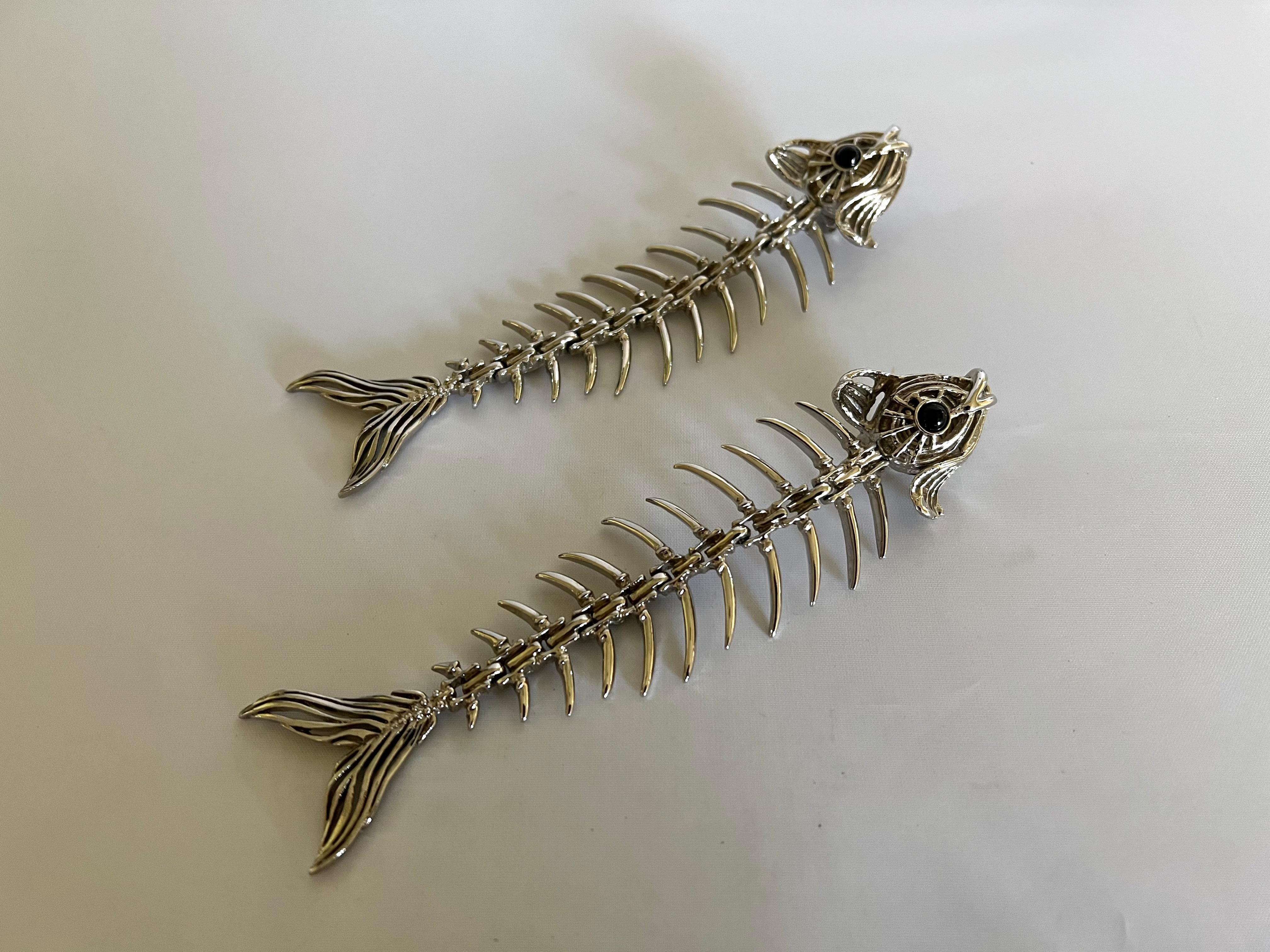Vintage Articulated Silver-tone French Fish Earrings In Excellent Condition In Palm Springs, CA