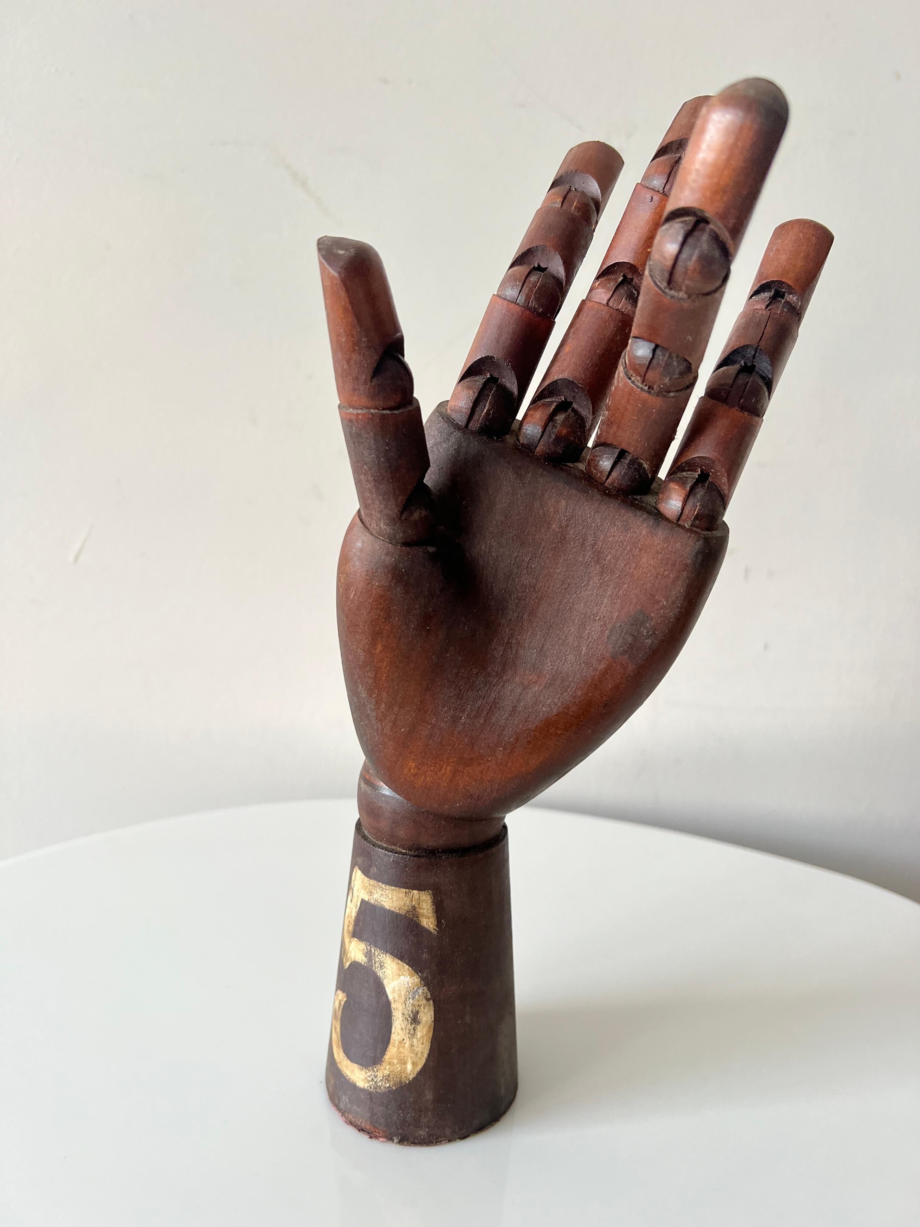 Scultura a mano articolata in legno vintage, anni '50 circa in vendita 3