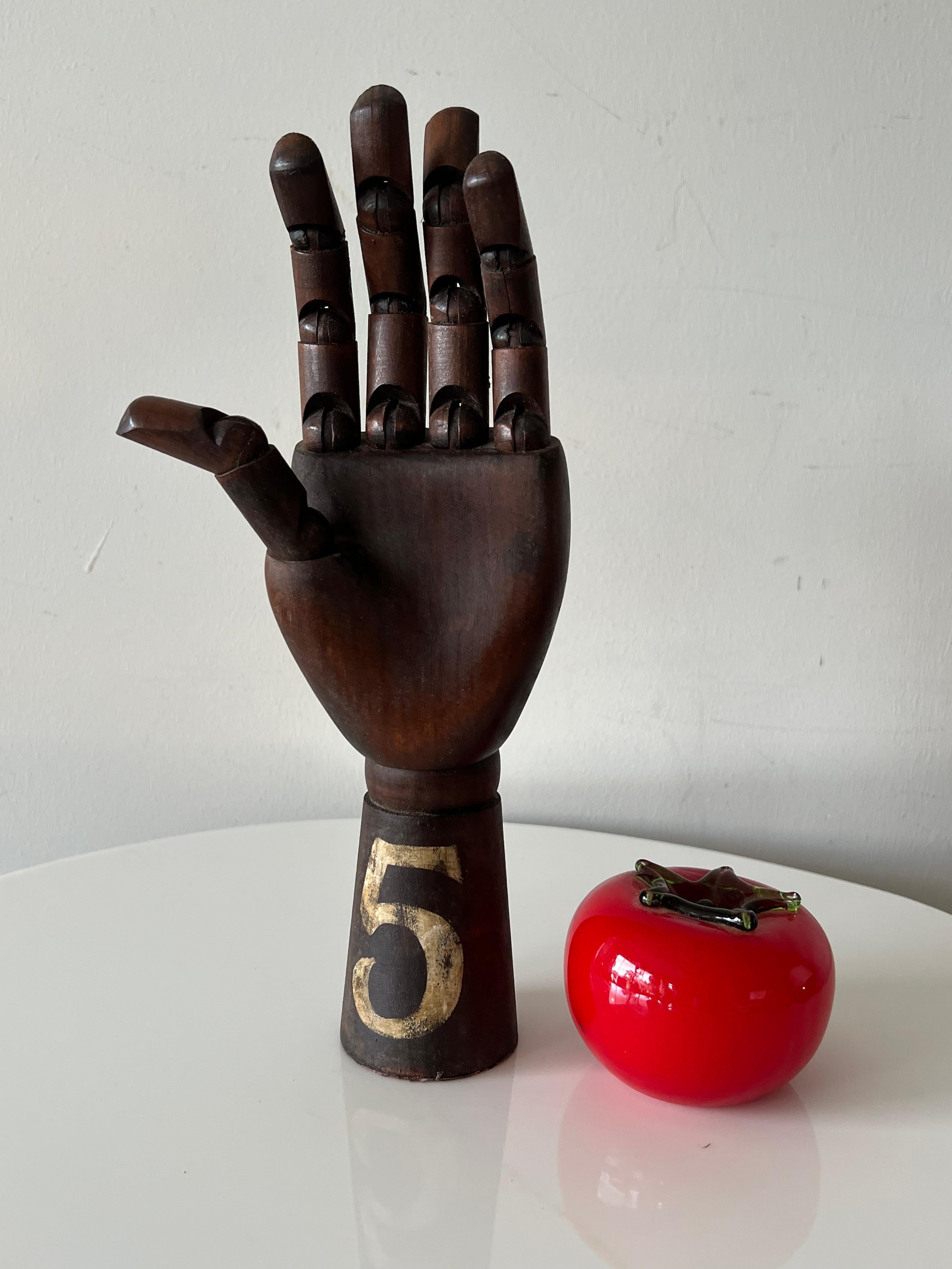 Scultura a mano articolata in legno vintage, anni '50 circa in vendita 4