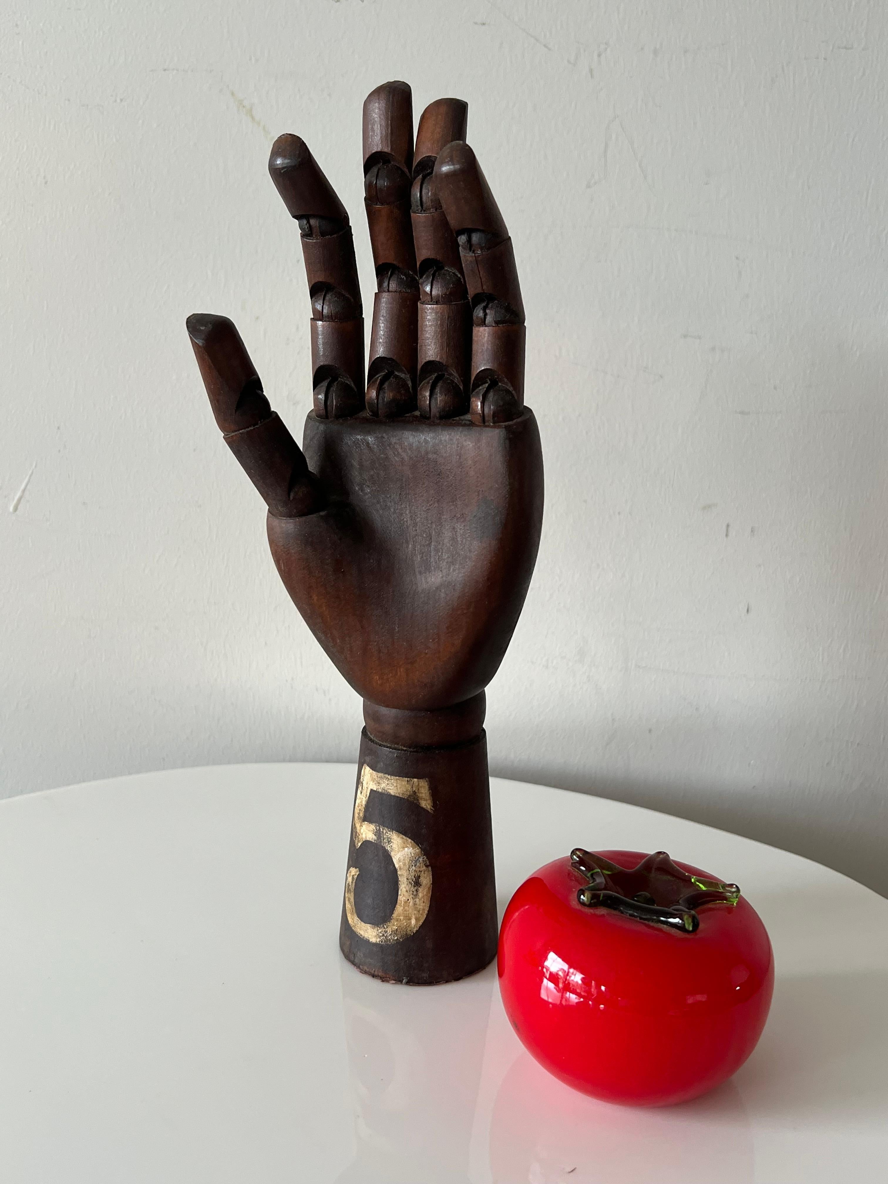 Scultura a mano articolata in legno vintage, anni '50 circa in vendita 5