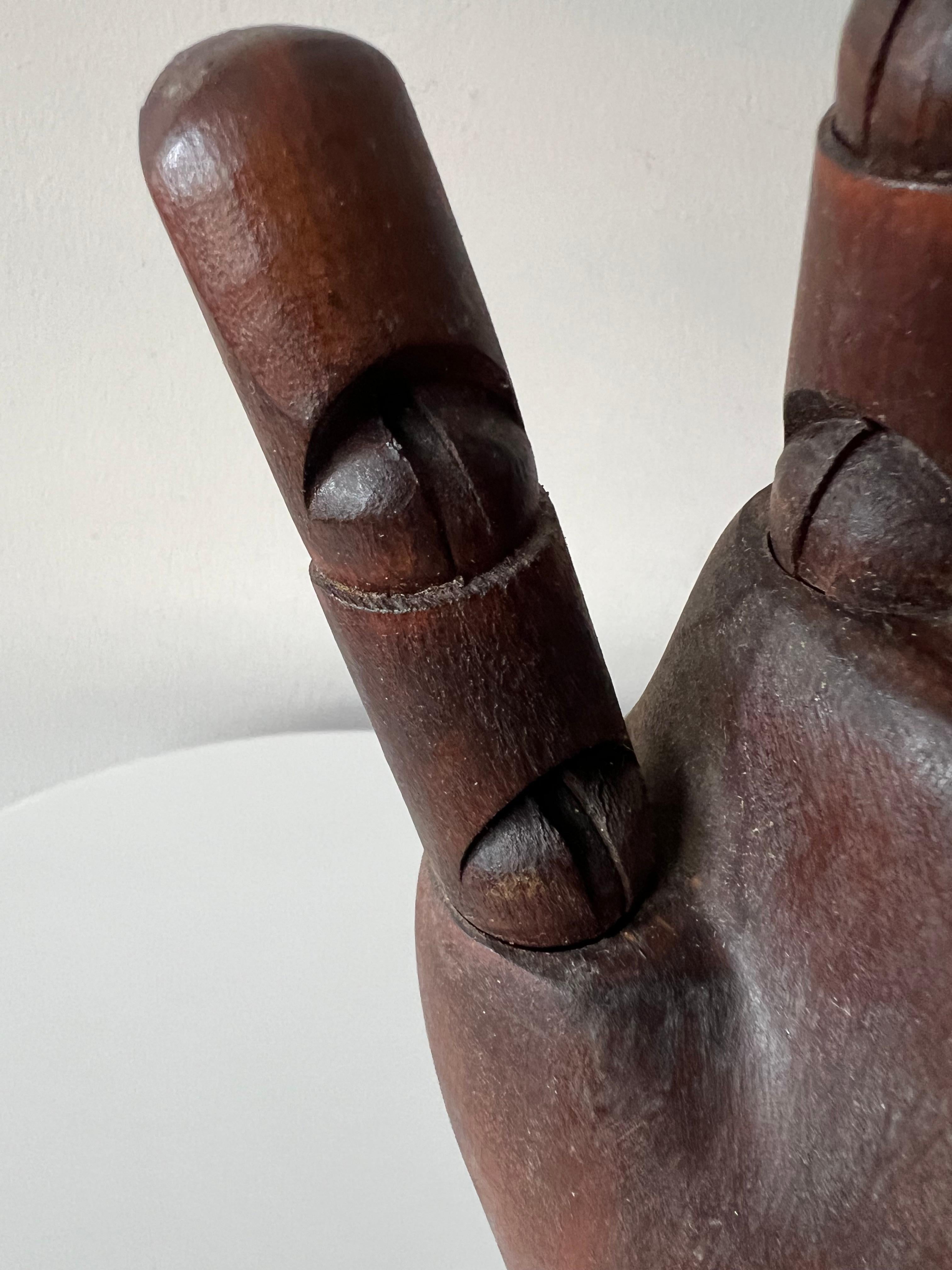 Scultura a mano articolata in legno vintage, anni '50 circa in vendita 2