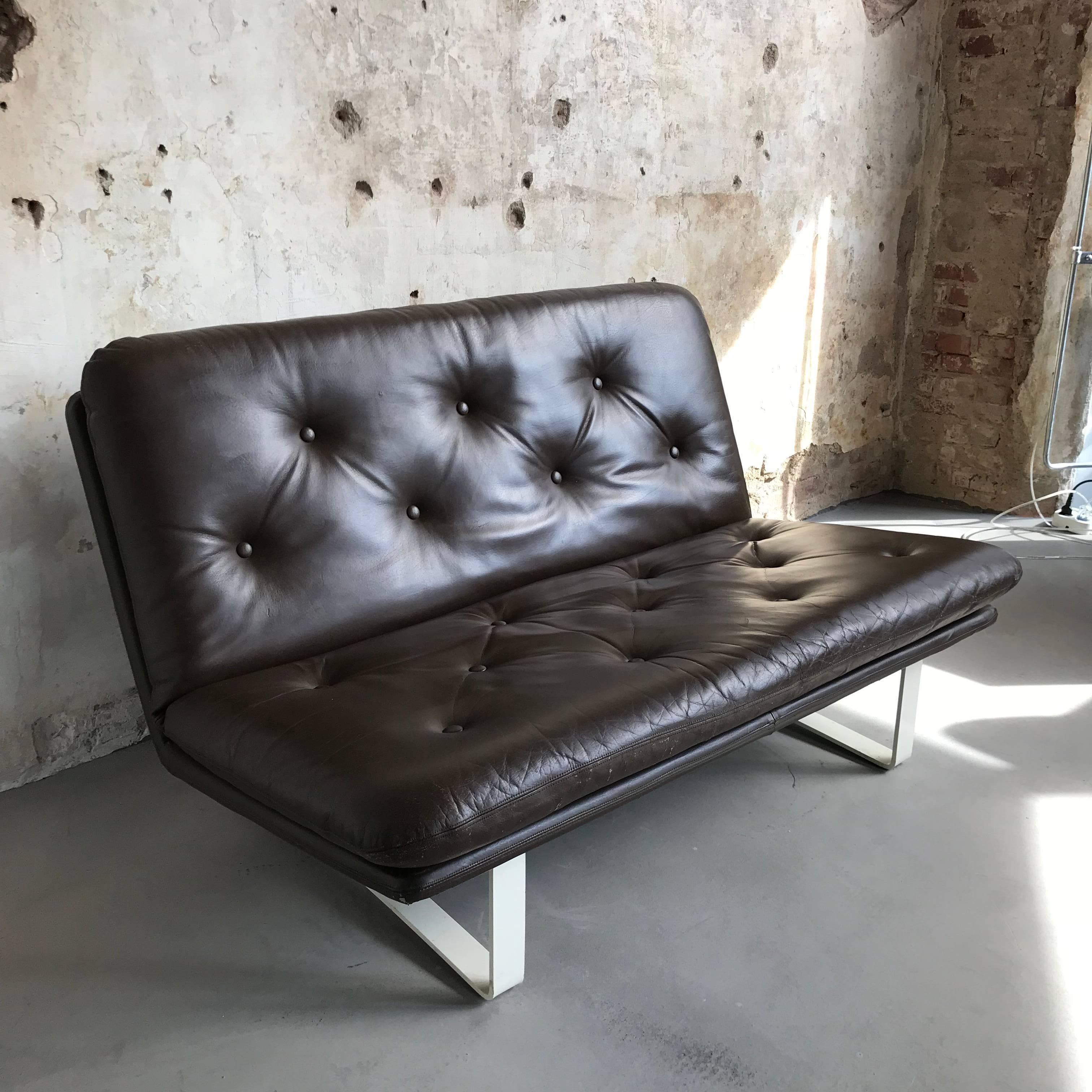 Beautiful, rare and original design sofa with a lot of character and (thankfully!) the original leather upholstery. This sofa comes directly from the 1st owner, bought in 1969 at the luxury department store Metz & Co. in Amsterdam. The leather is
