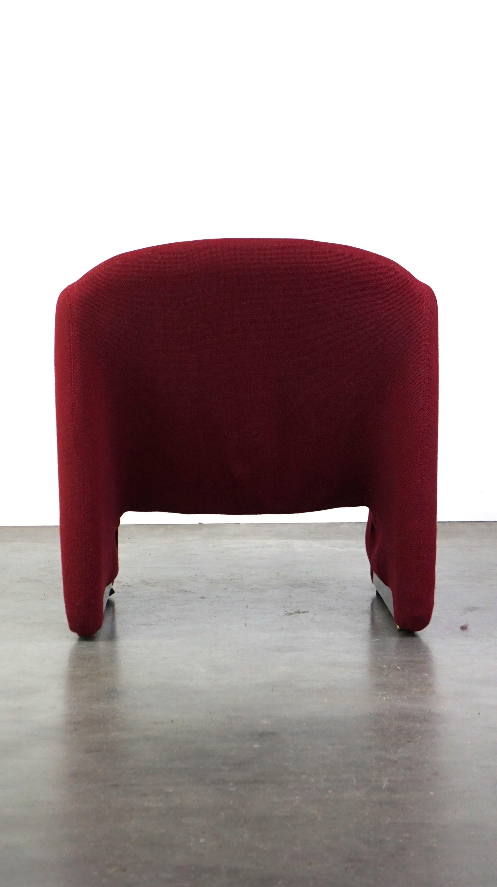 Poltrona Vintage Artifort Design modello Ben in robusto tessuto rosso In condizioni buone in vendita a Harderwijk, NL