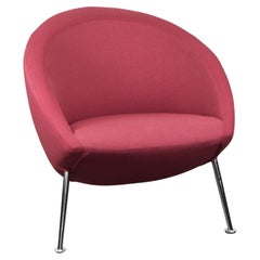 Sillón vintage de diseño Artifort, modelo HANNA, en resistente tela morada