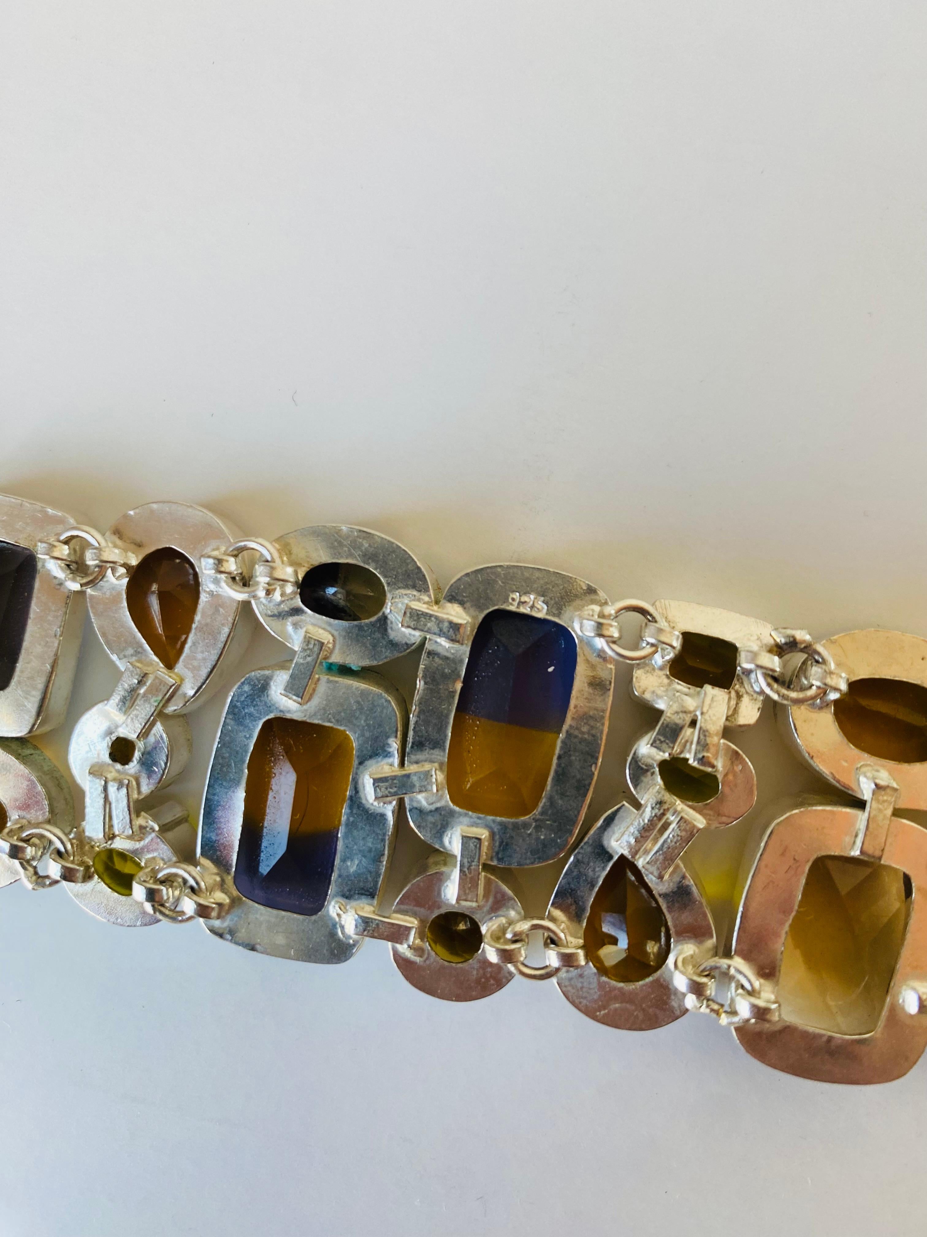 Pulsera vintage artesana de plata de ley 925 con piedras semipreciosas Años 70 finales del siglo XX en venta