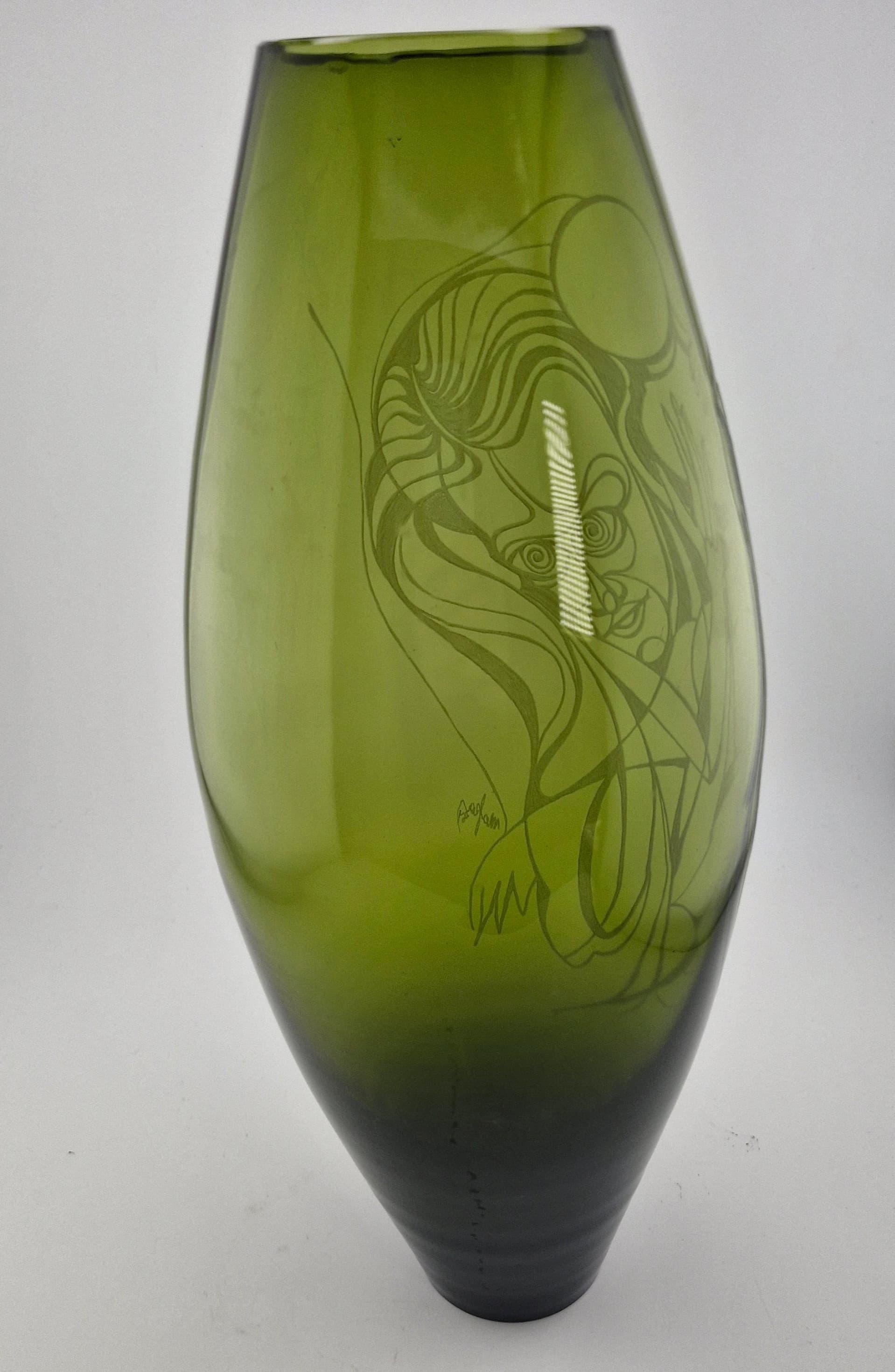 Vintage-Künstlerglas, orangefarbenes Glas, graviert mit weiblicher Figur, signiert von Künstlerin im Angebot 13