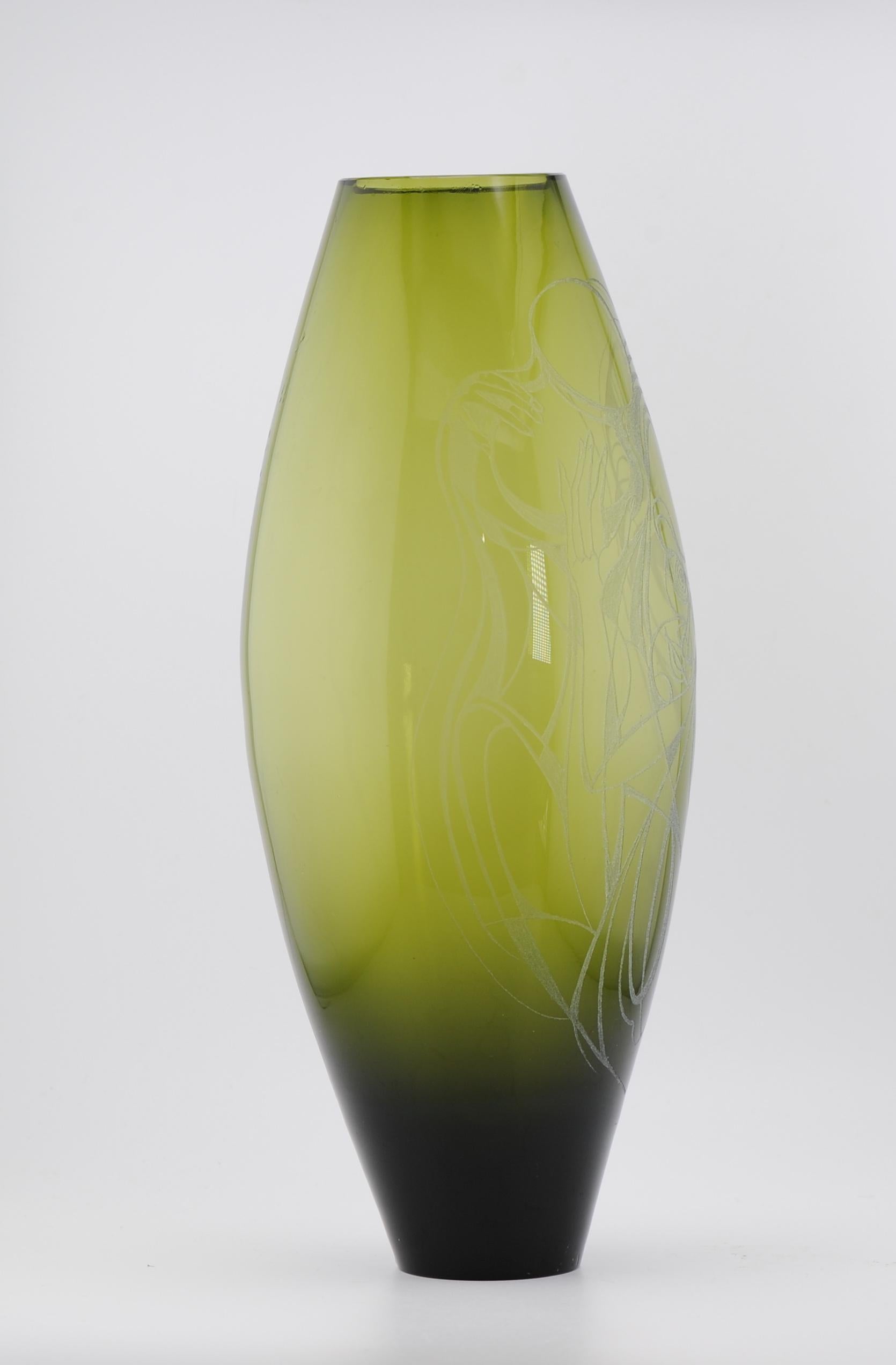 Vintage-Künstlerglas, orangefarbenes Glas, graviert mit weiblicher Figur, signiert von Künstlerin im Angebot 2
