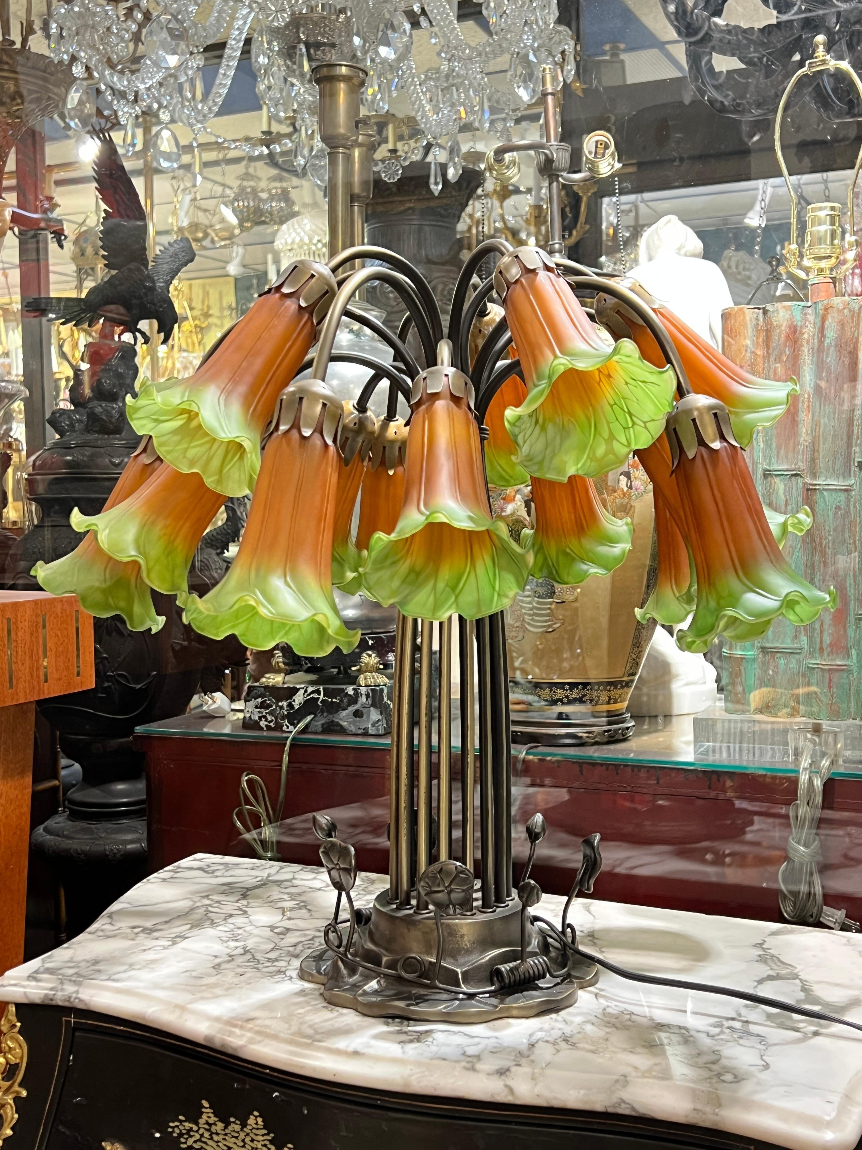 North American Vintage Arts and Crafts Tiffany Style Tulip and Lily Pad Table Lamp