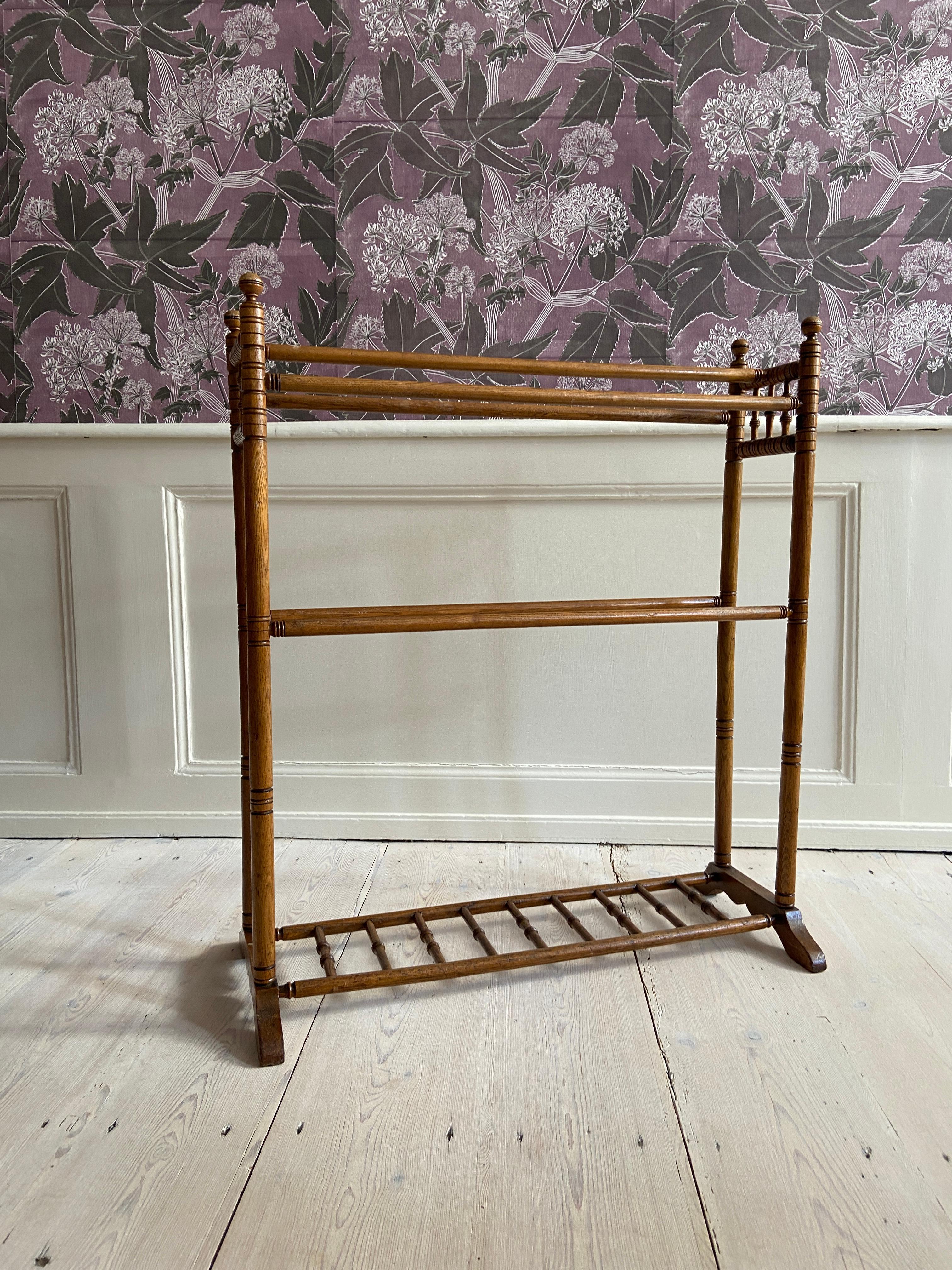English Vintage Arts and Crafts Towel Rail in Wood, England, Late 19th Century