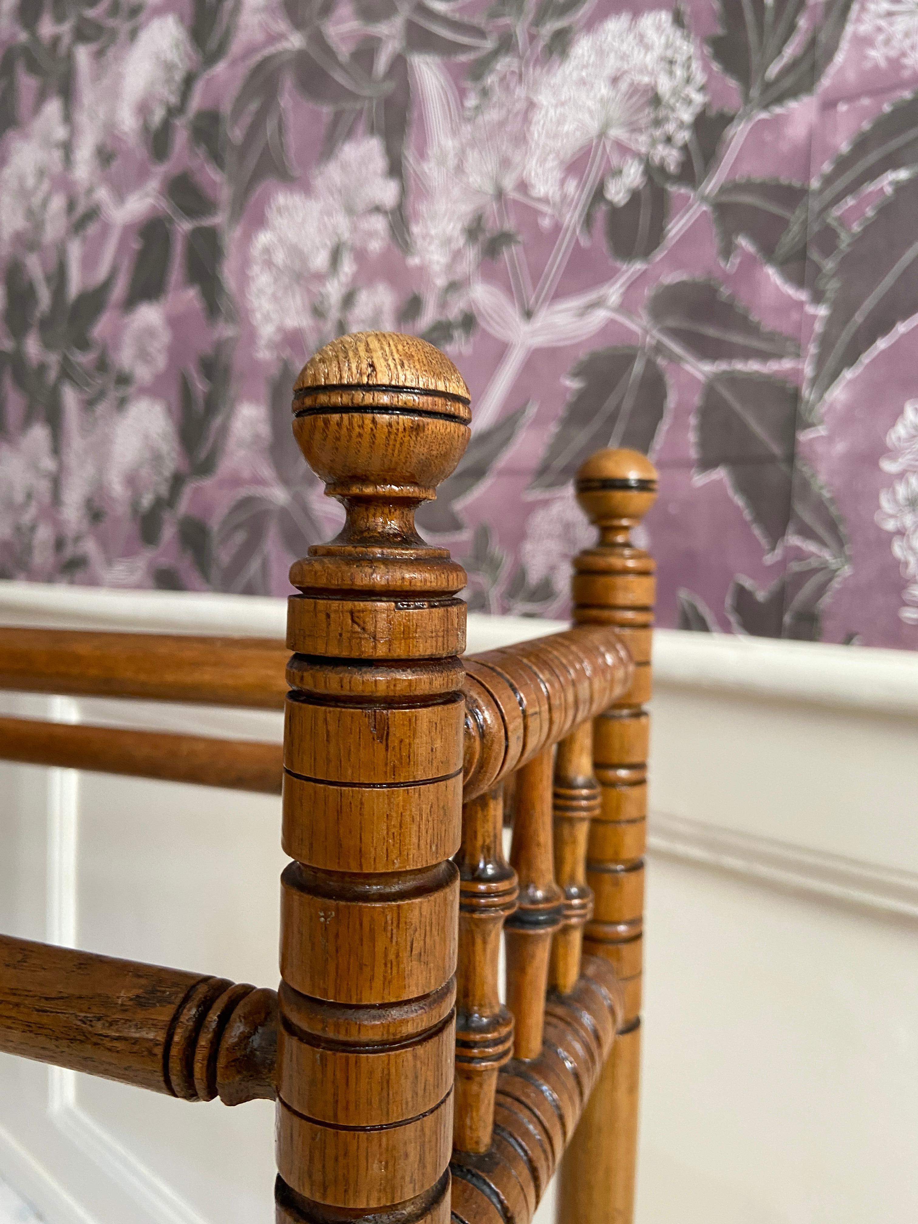 Vintage Arts and Crafts Towel Rail in Wood, England, Late 19th Century 5