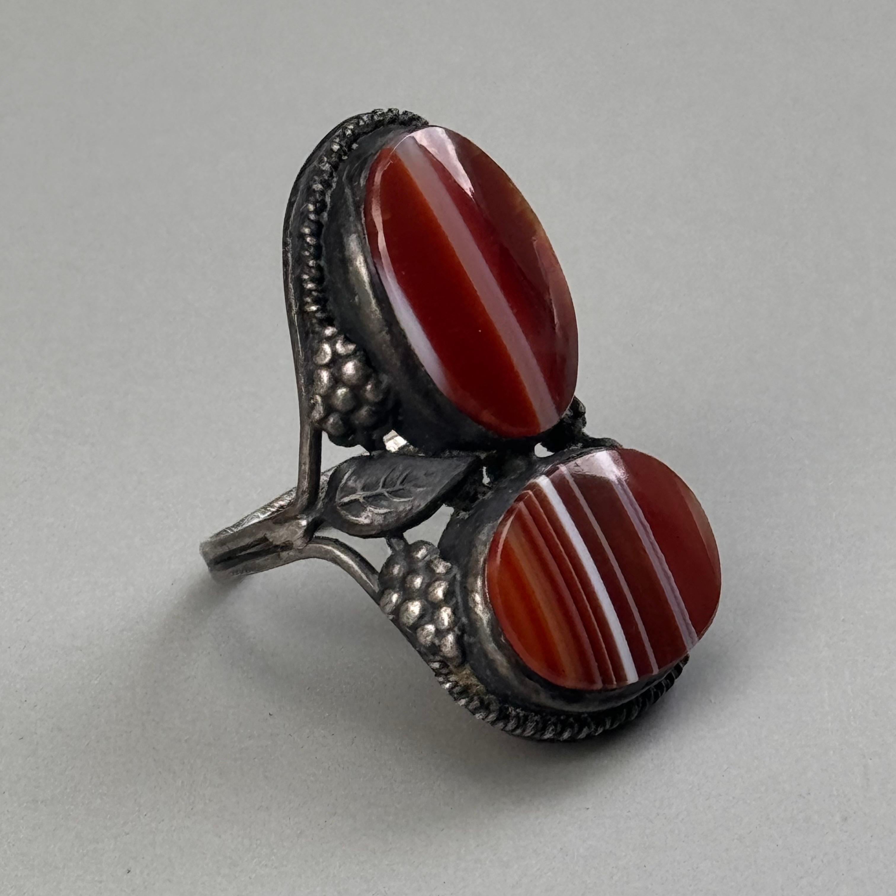 Arts and Crafts Vintage Arts & Crafts Art Nouveau Sterling Silver Banded Agate Ring: For Sale