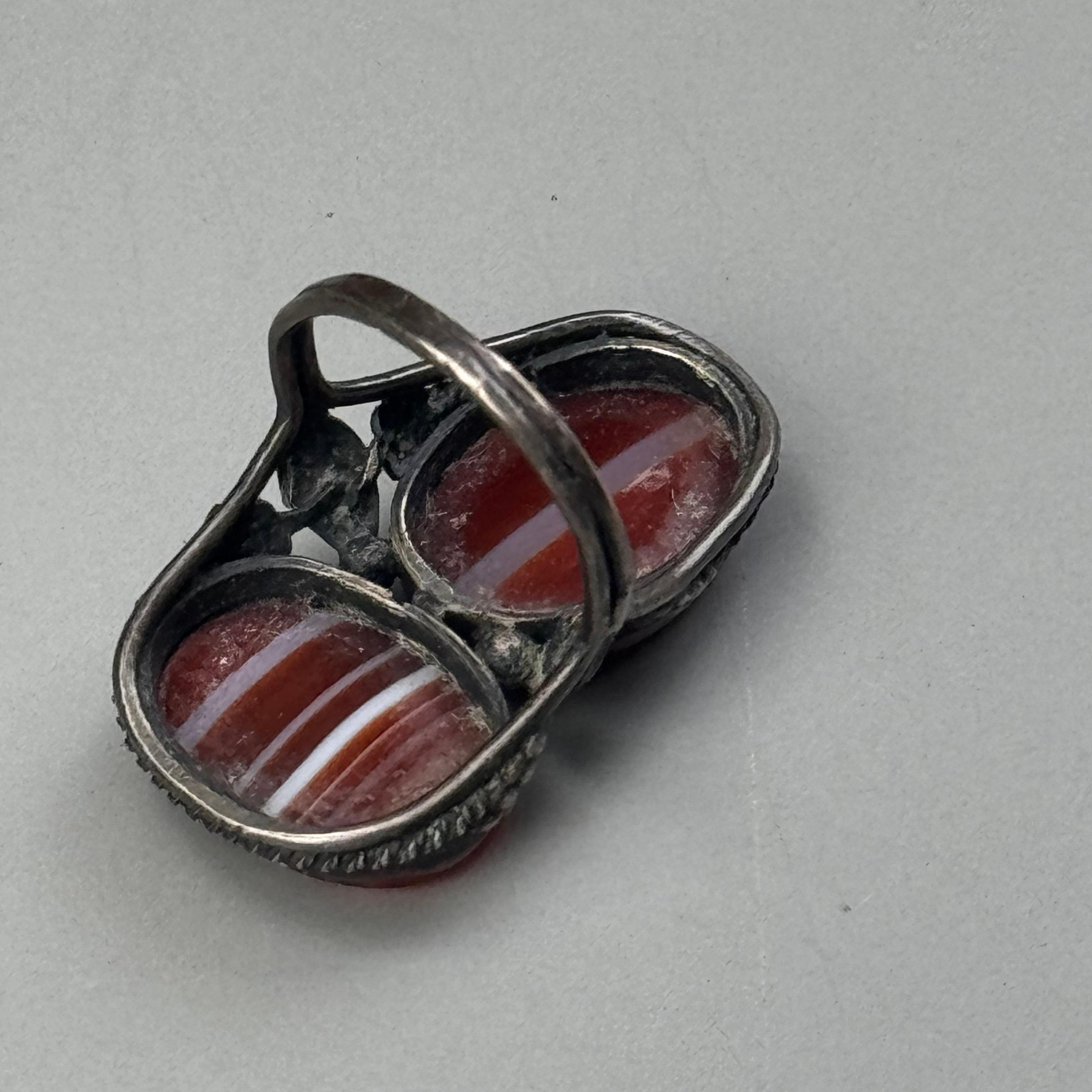 Vintage Arts & Crafts Art Nouveau Sterling Silver Banded Agate Ring: In Good Condition For Sale In Monroe Township, NJ