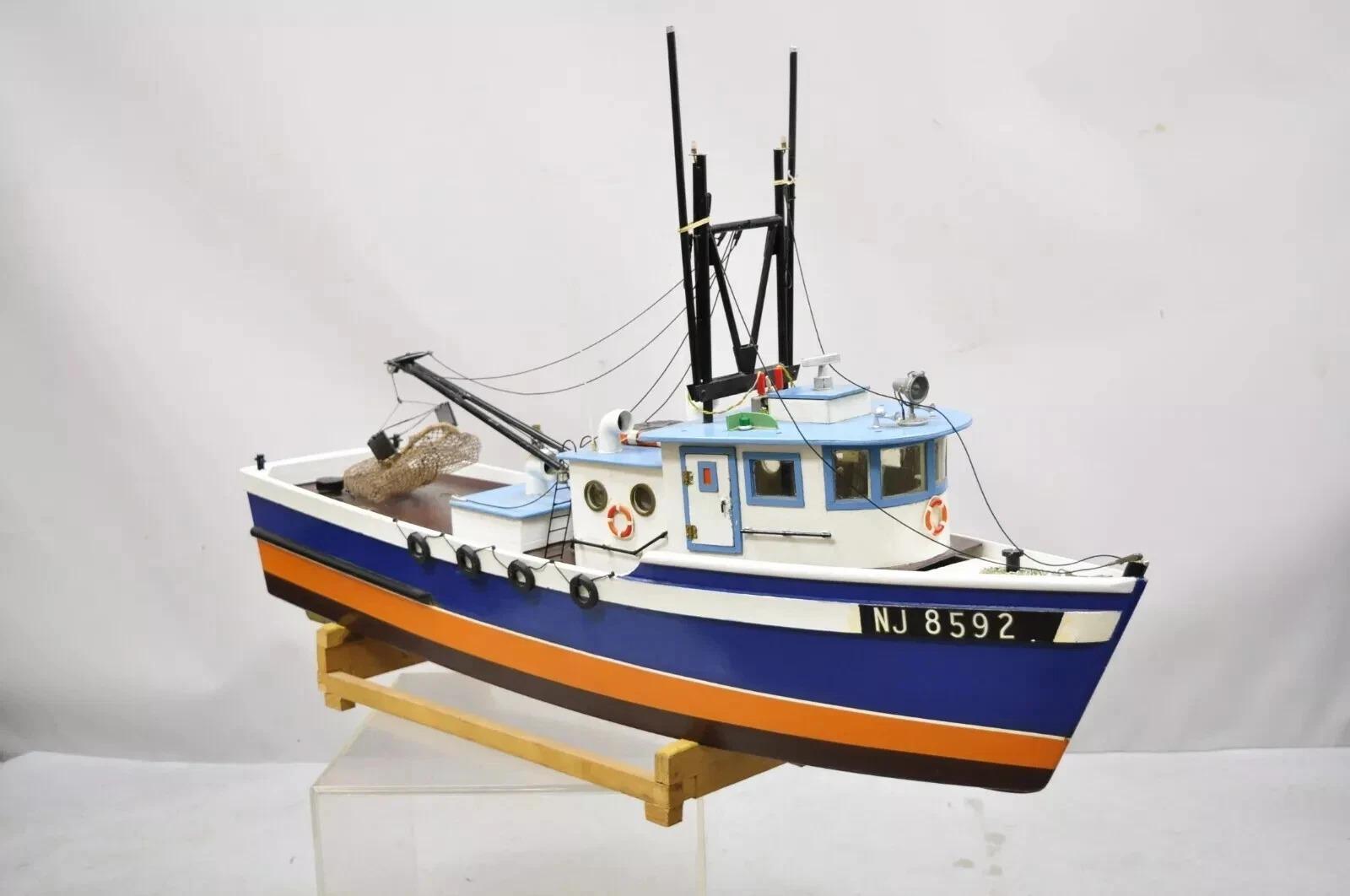 Please message us with your zip code to request a more reasonable domestic U.S. shipping quote.

Vintage Arts & Crafts Large 48