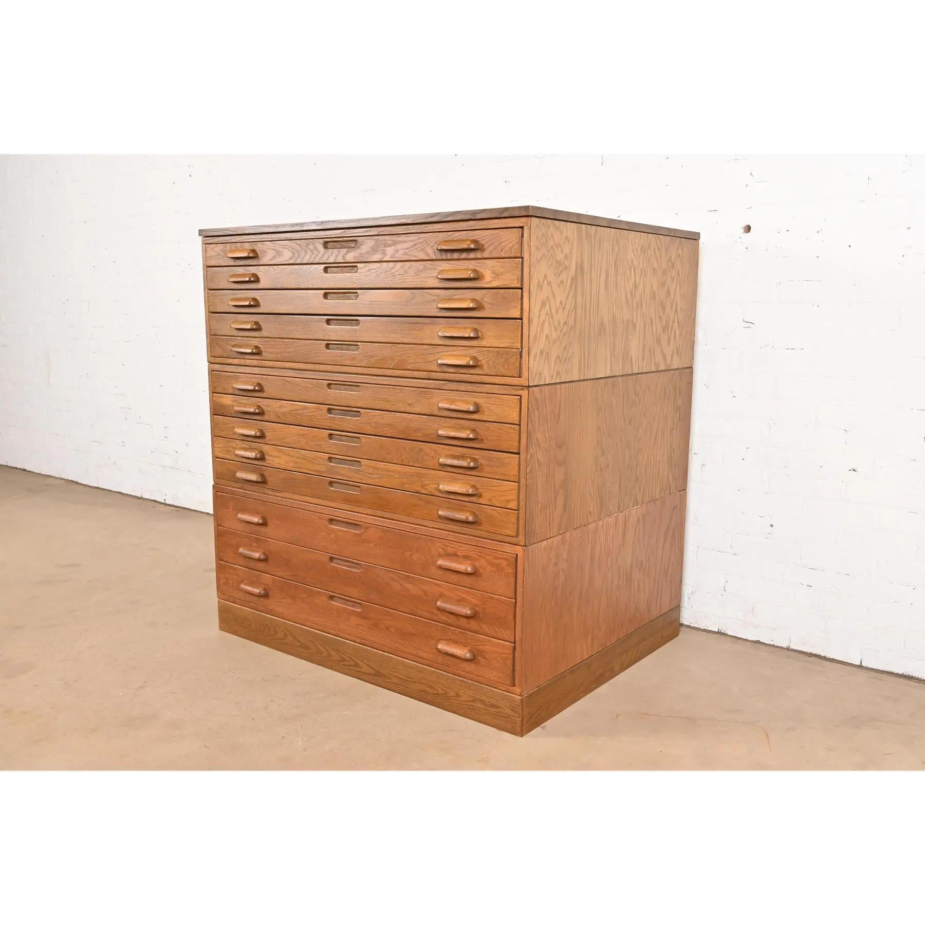 Vintage Arts & Crafts Oak 13-Drawer Architect's Blueprint Flat File Cabinet (amerikanisch) im Angebot
