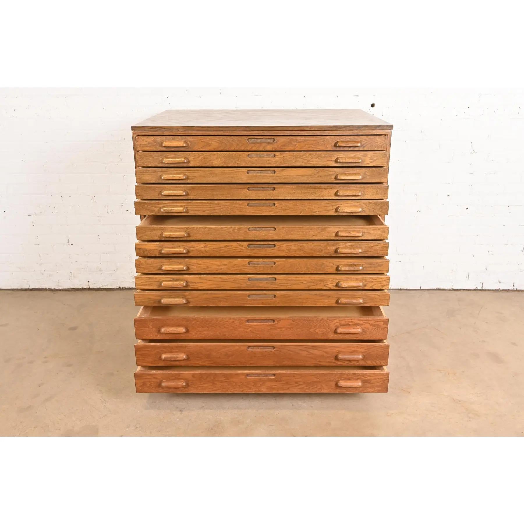 Vintage Arts & Crafts Oak 13-Drawer Architect's Blueprint Flat File Cabinet (20. Jahrhundert) im Angebot