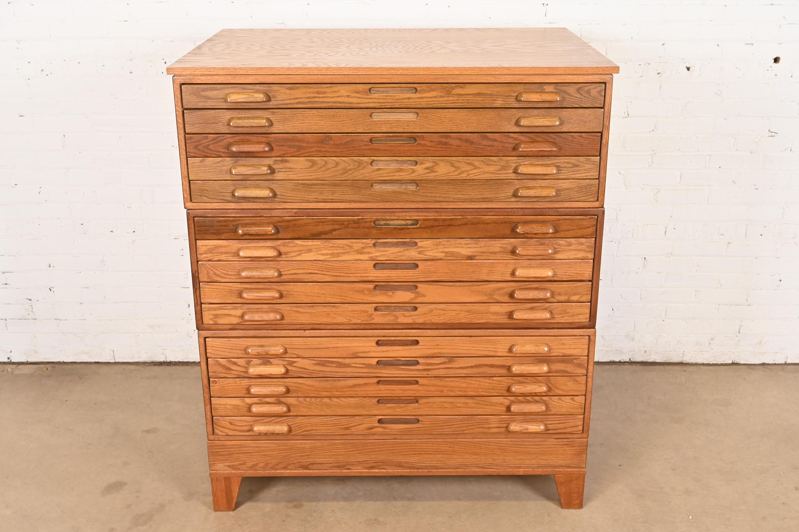 Arts and Crafts Armadietto a 15 cassetti in rovere per progetti architettonici d'epoca, Arts & Crafts in vendita