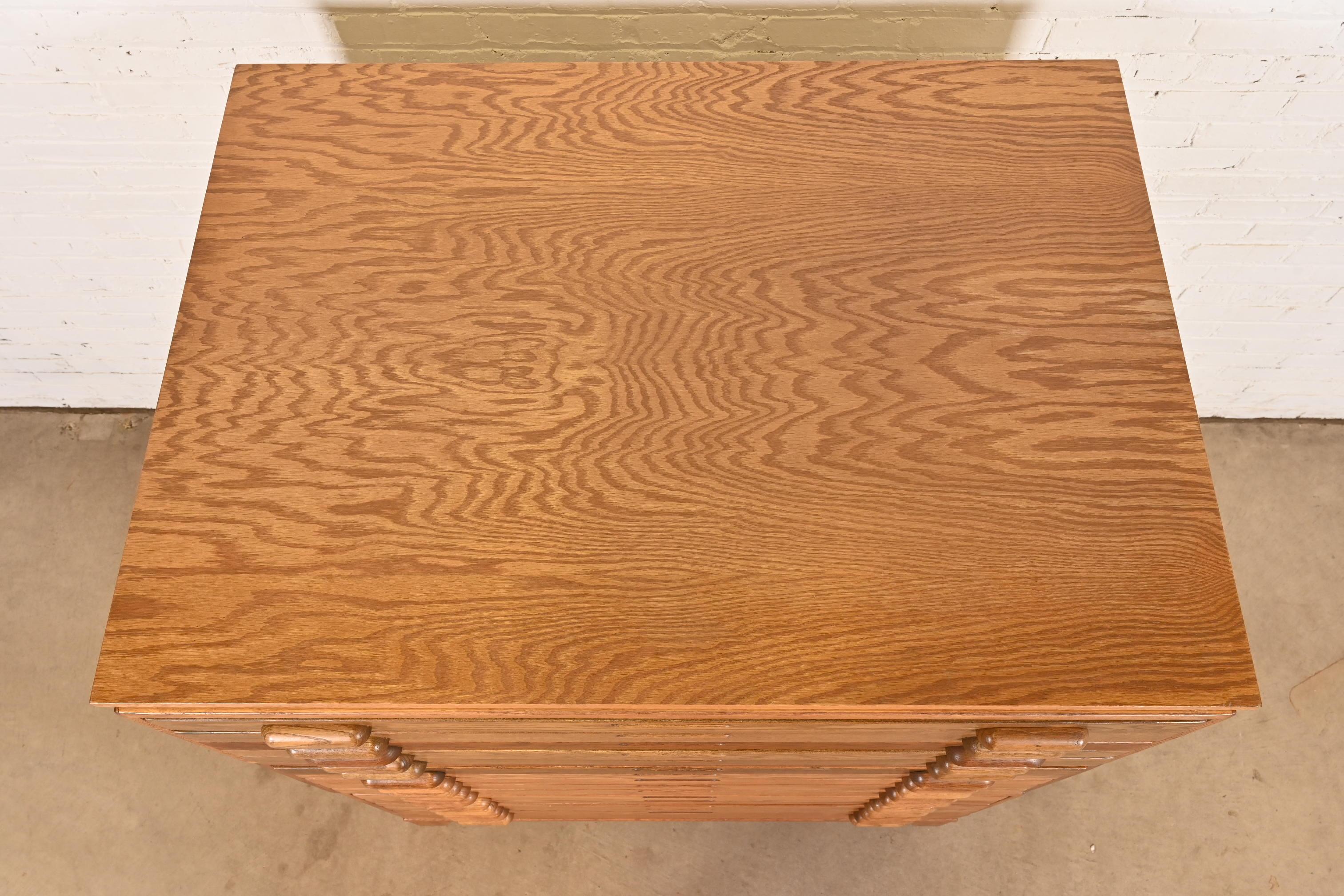 Armadietto a 15 cassetti in rovere per progetti architettonici d'epoca, Arts & Crafts in vendita 2