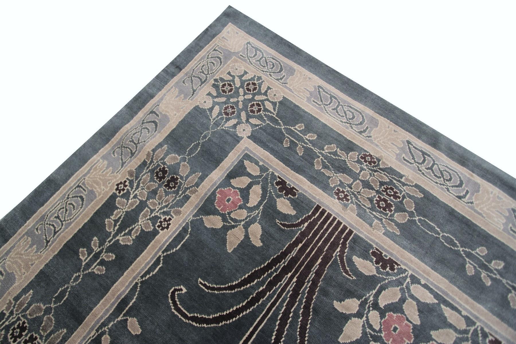 Vintage Arts & Crafts Rug Art Nouveau Rug William Morris Art Deco Rug 12x12 In Good Condition For Sale In New York, NY
