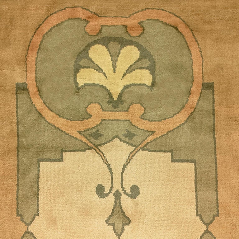 Vintage Arts and Crafts Rug For Sale at 1stDibs