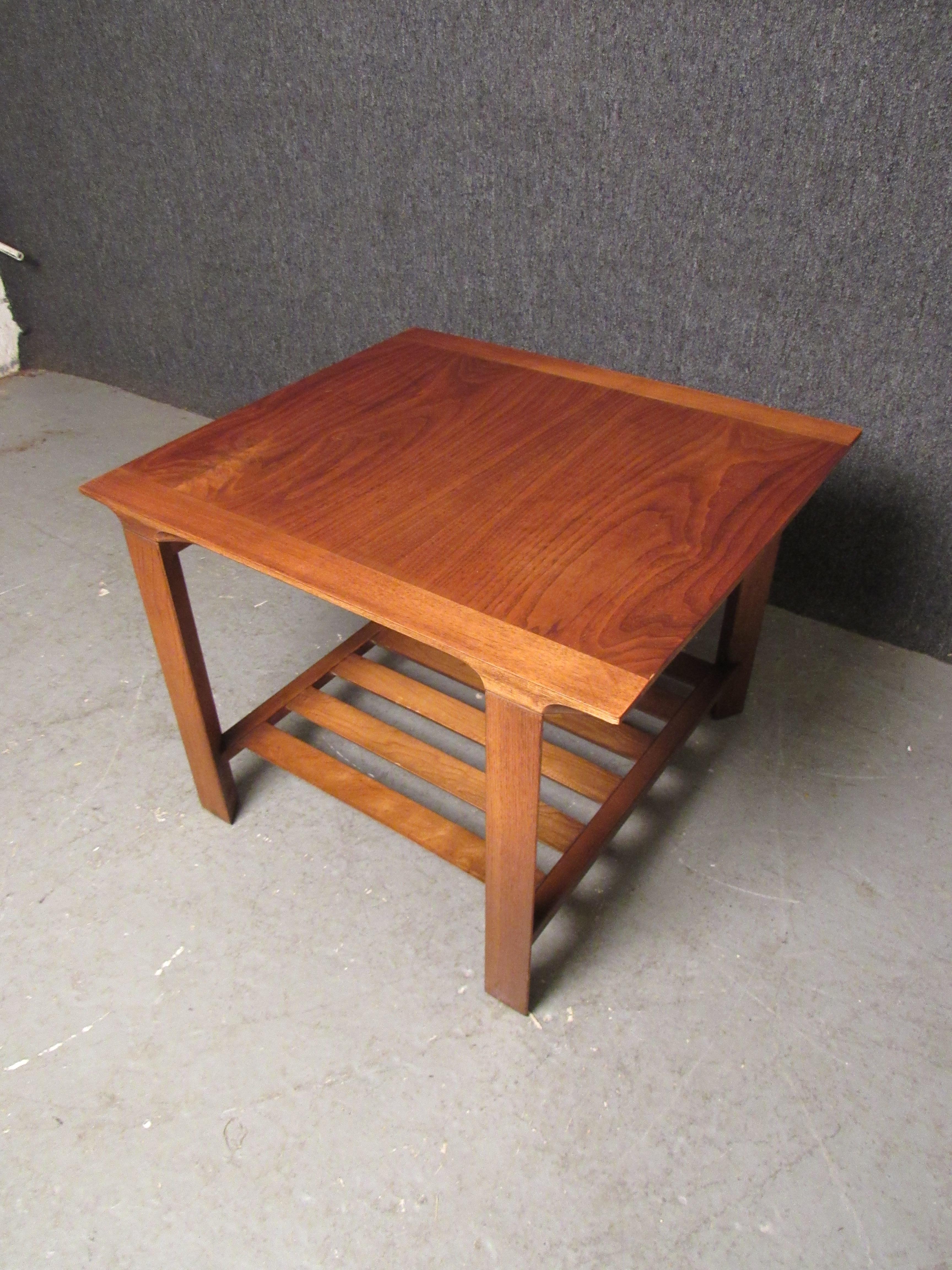 American Vintage Arts & Crafts Side Table by Lane Furniture For Sale