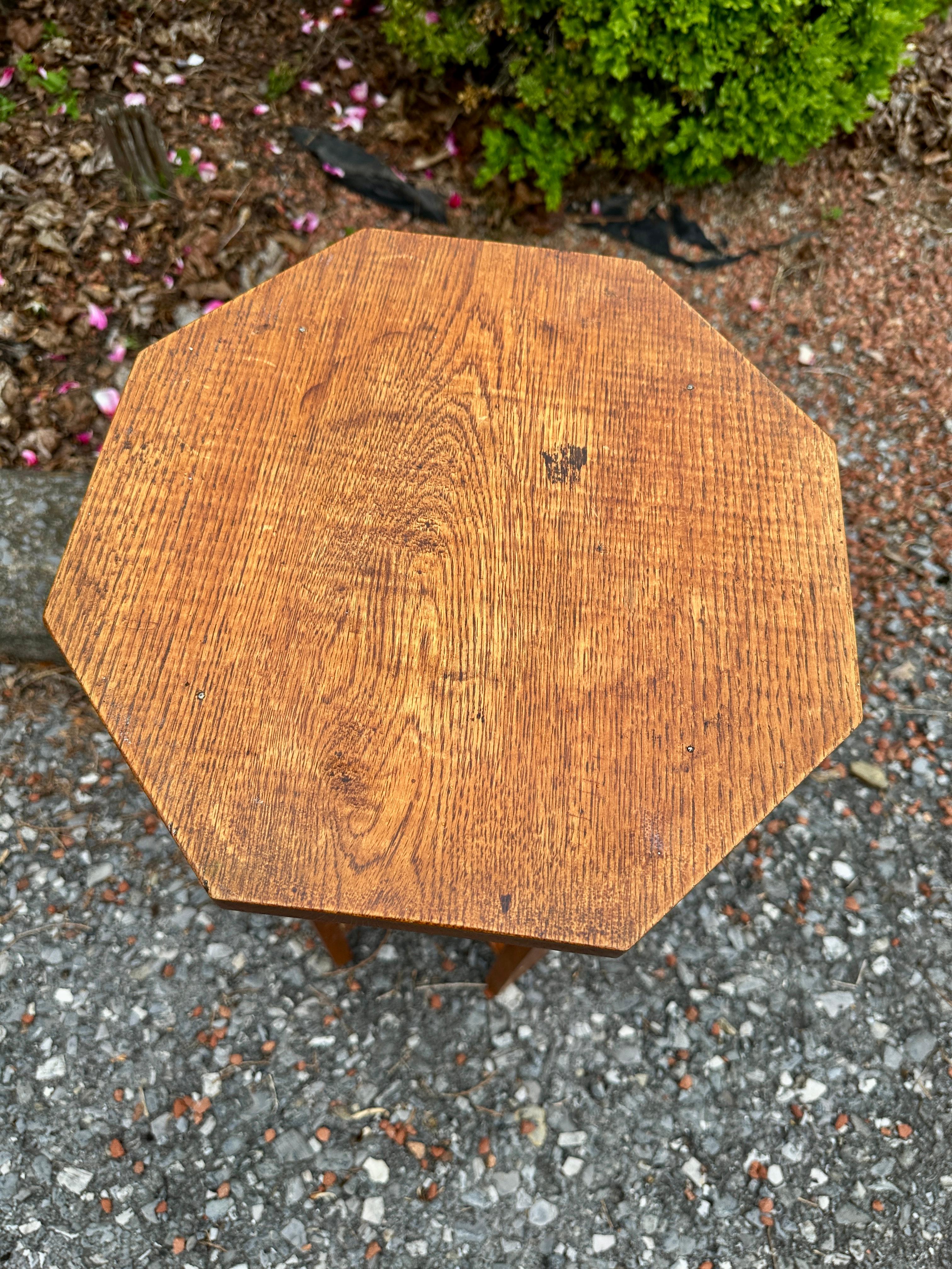 Soporte pequeño Vintage Arts & Crafts -  Época de Stickley ,                 W8356 Moderno de mediados de siglo en venta