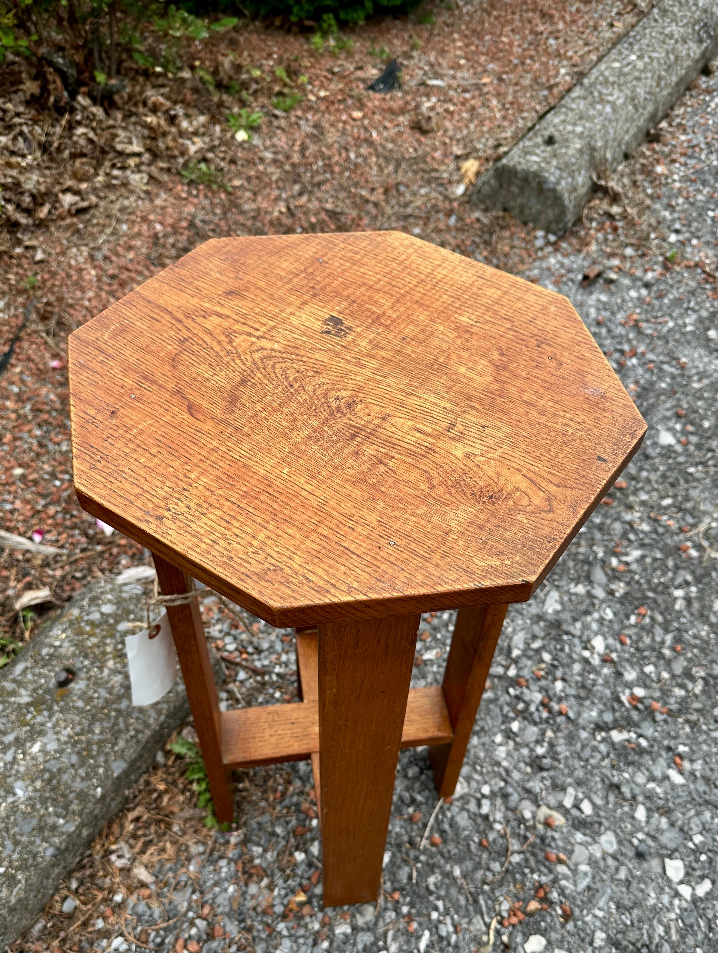 Soporte pequeño Vintage Arts & Crafts -  Época de Stickley ,                 W8356 en venta 2