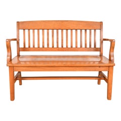 Banc de jardin vintage Arts & Crafts en chêne massif, vers les années 1940