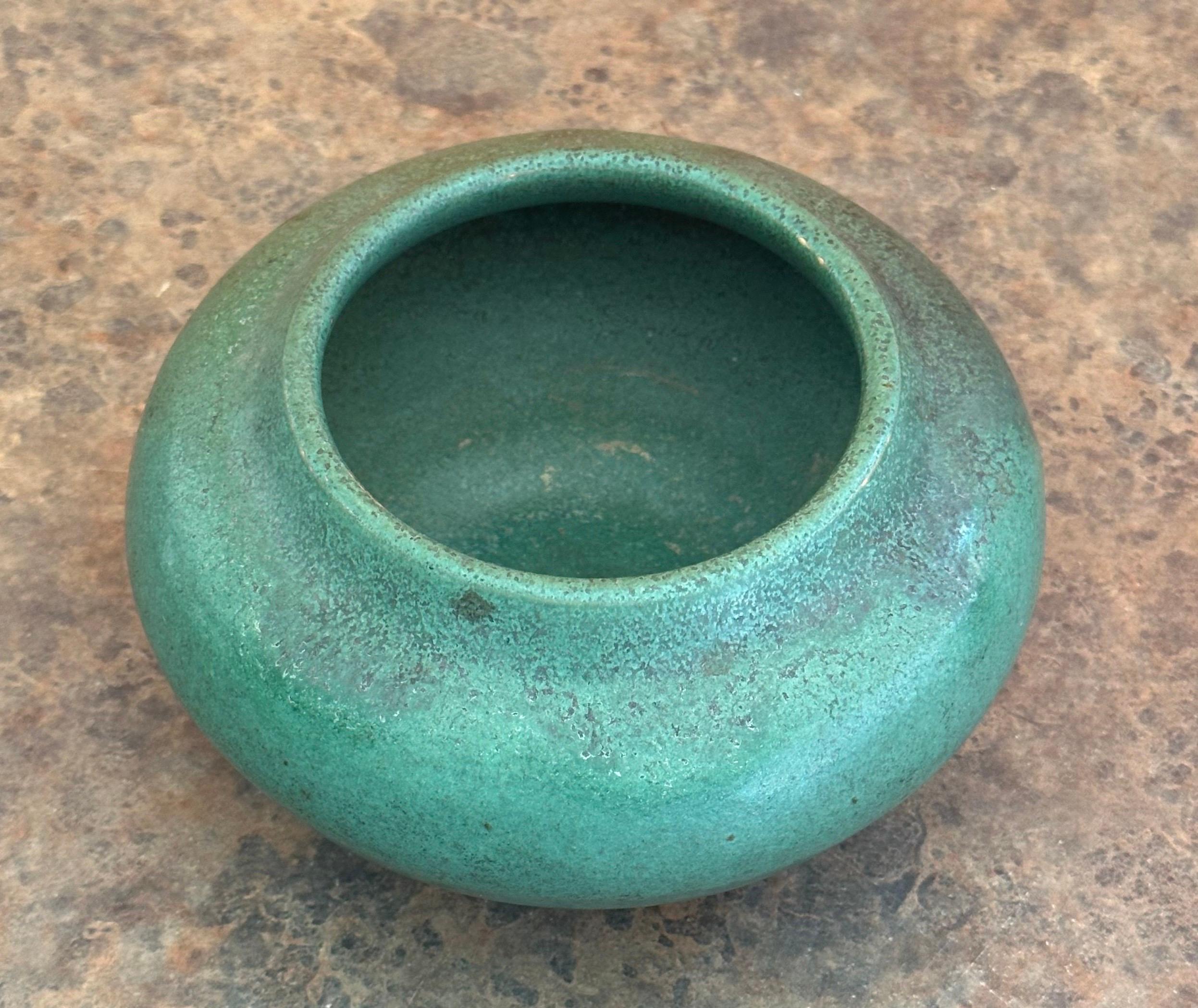 American Vintage Arts & Crafts Studio Pottery Vase For Sale