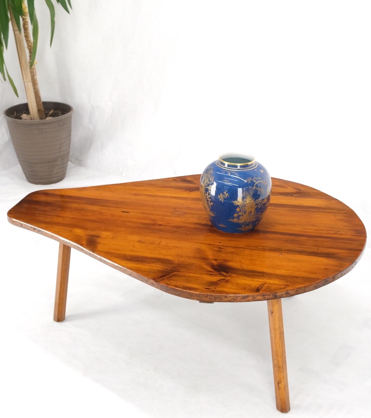 Vintage Arts & Crafts Varnished Pine Guitar Shape Coffee Table Shaker Style MINT For Sale 1