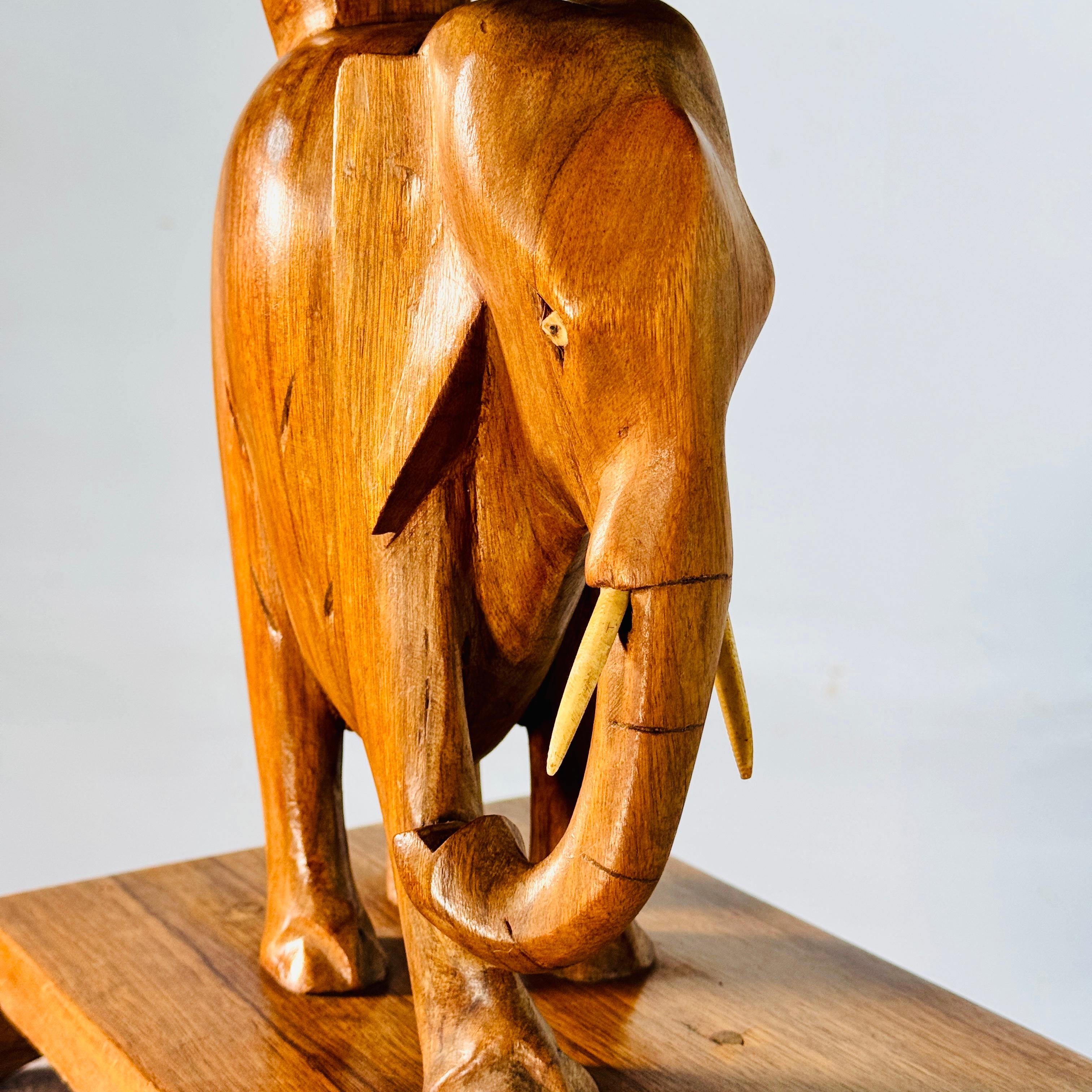 Vintage  Mesa auxiliar Elefante Ashanti, Ghana Años 50 mediados del siglo XX en venta