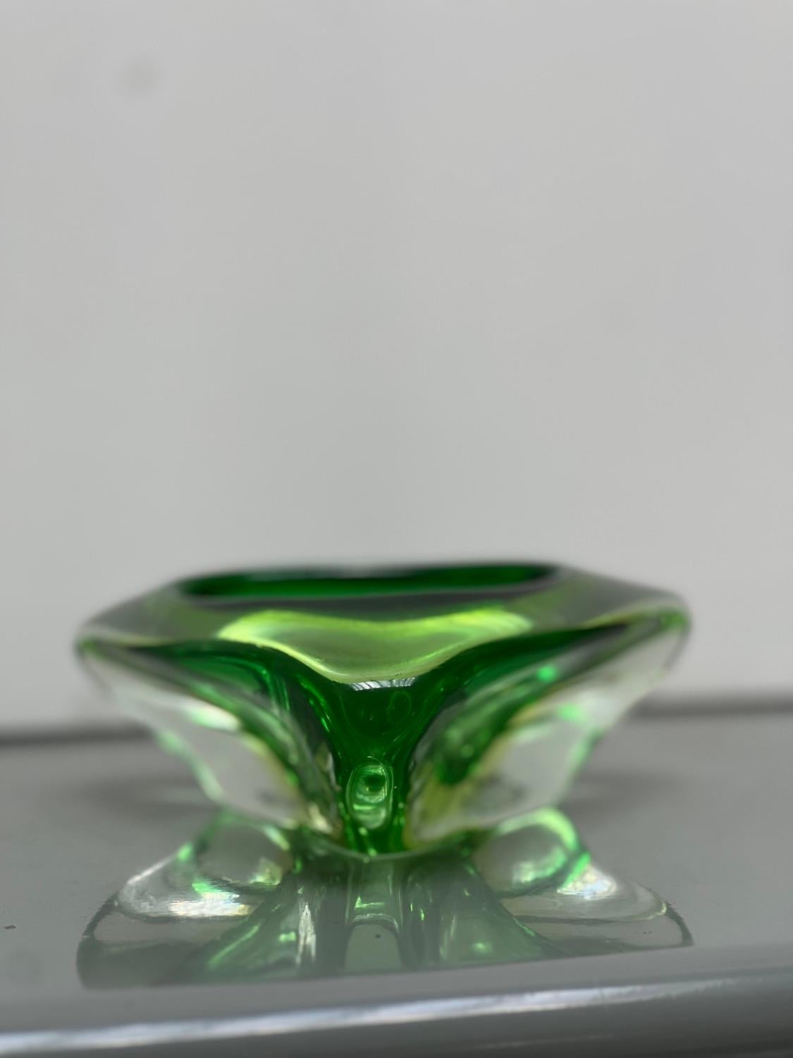 Vintage Ashtray in Green Sommerso Murano Glass, Coffee Table Accent, Collectible In Good Condition For Sale In Milano, IT