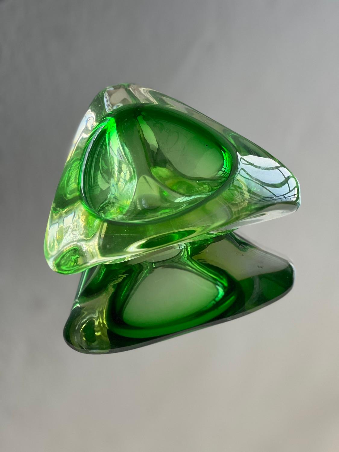 Vintage Ashtray in Green Sommerso Murano Glass, Coffee Table Accent, Collectible For Sale 3