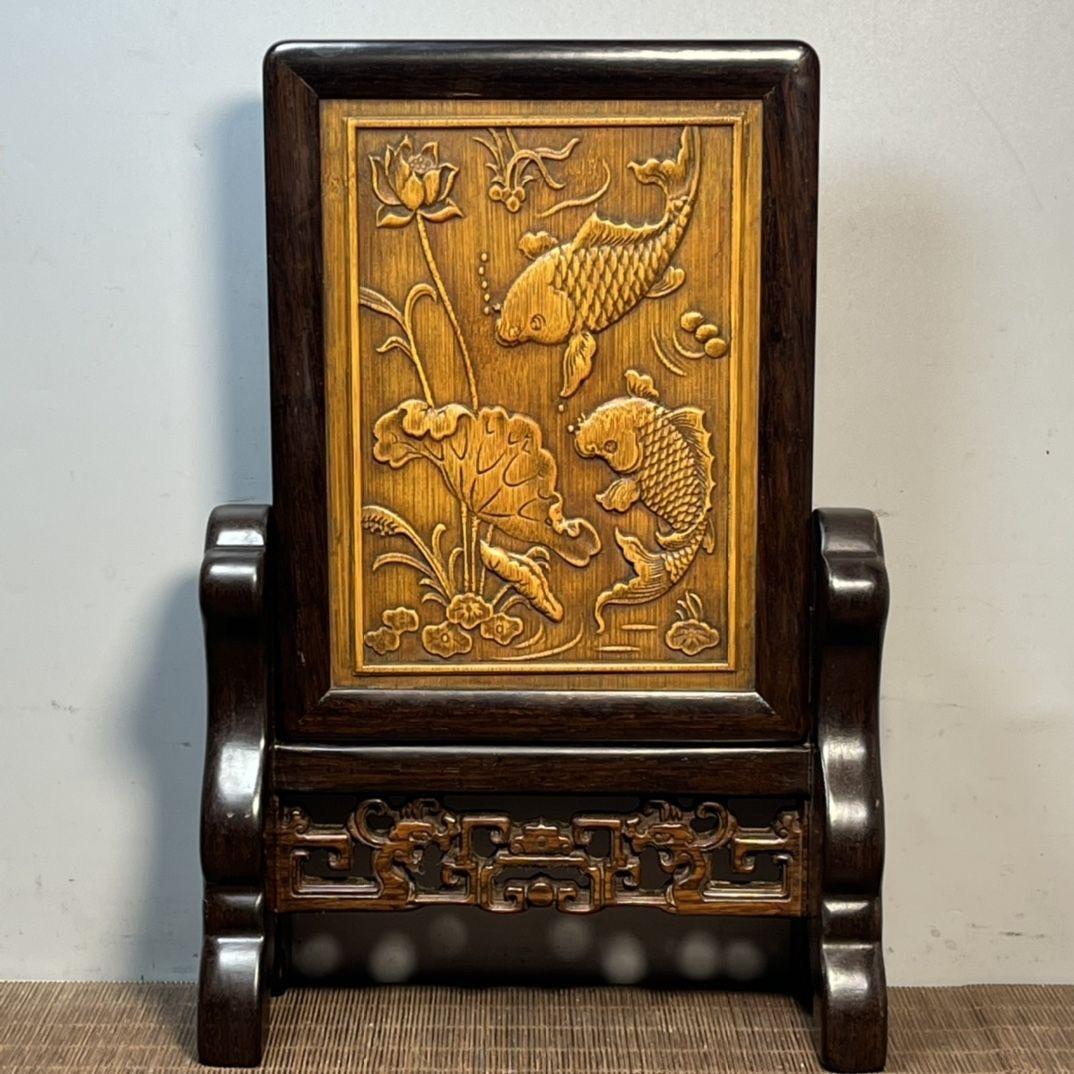 Vintage Asian Bamboo Carving Fishes & Lotus Plaque with Wooden Frame & Stand – A Symbol of Prosperity and Harmony

This Vintage Asian Bamboo Carving Plaque beautifully showcases the traditional motifs of fishes and lotus flowers, symbolizing