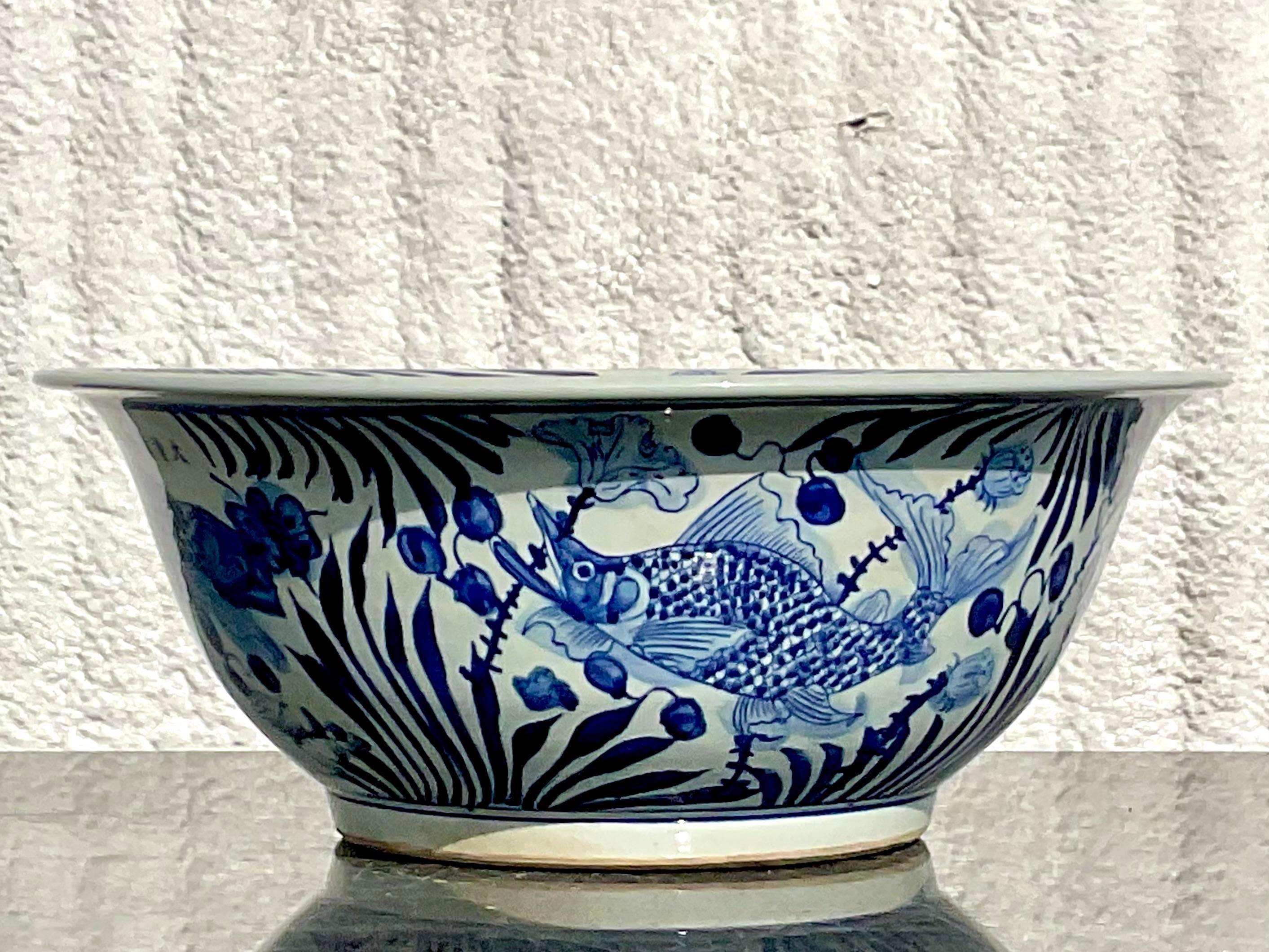 XX secolo Ciotola asiatica vintage con centrotavola a forma di pesce blu e bianco