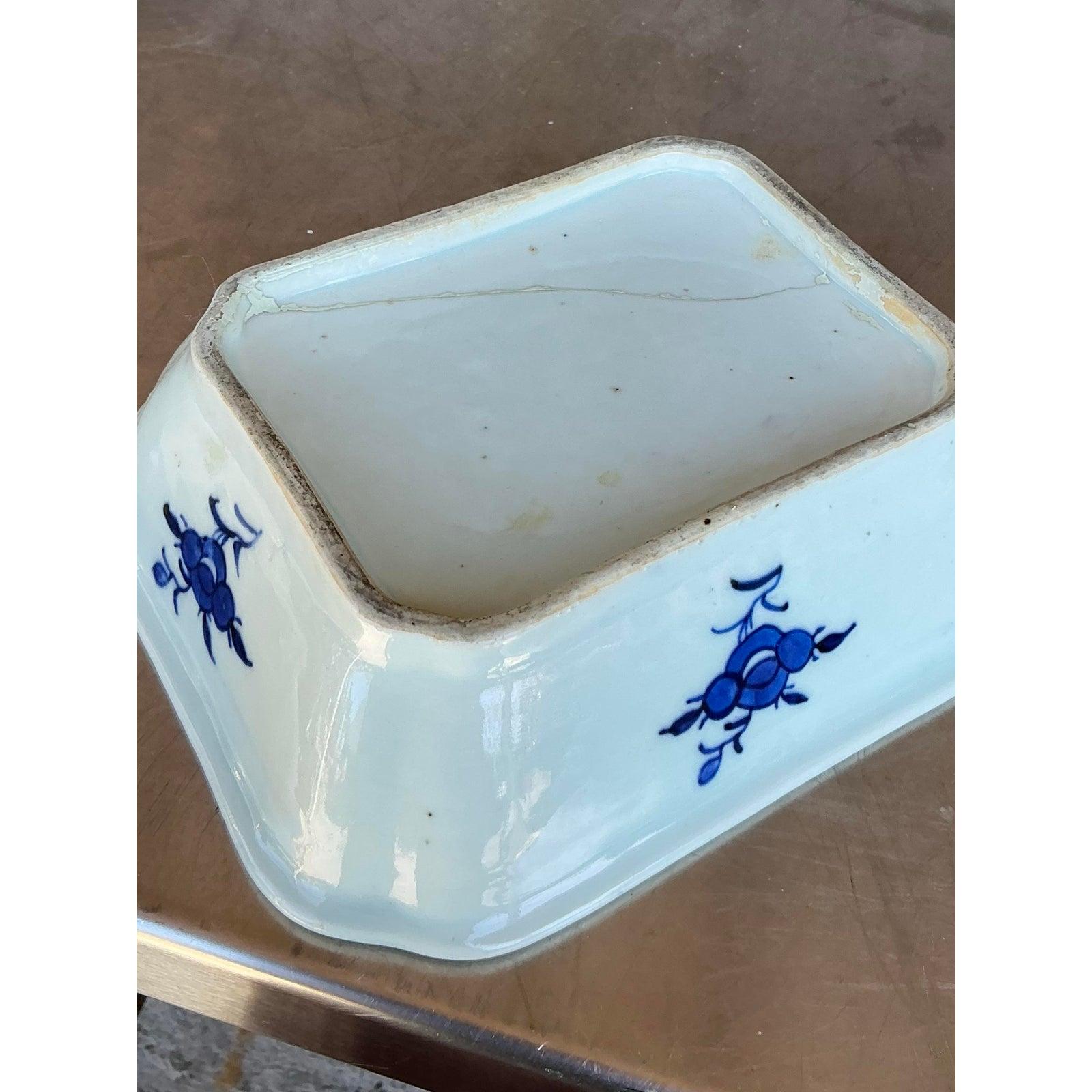 Plat de service asiatique vintage à couvercle bleu et blanc en vente 1