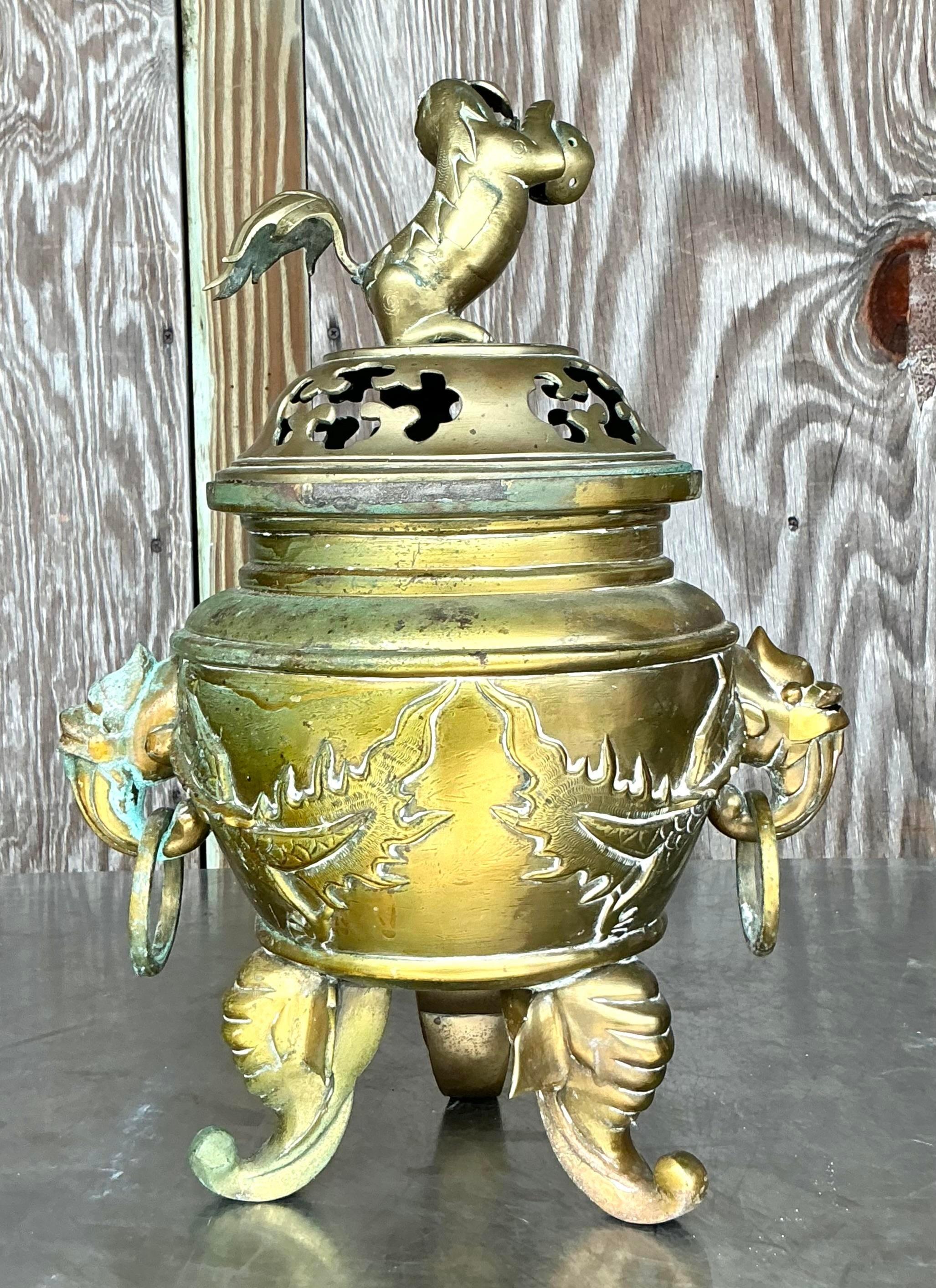 Chinois Brûleur d'encens asiatique vintage Dragon en laiton en vente