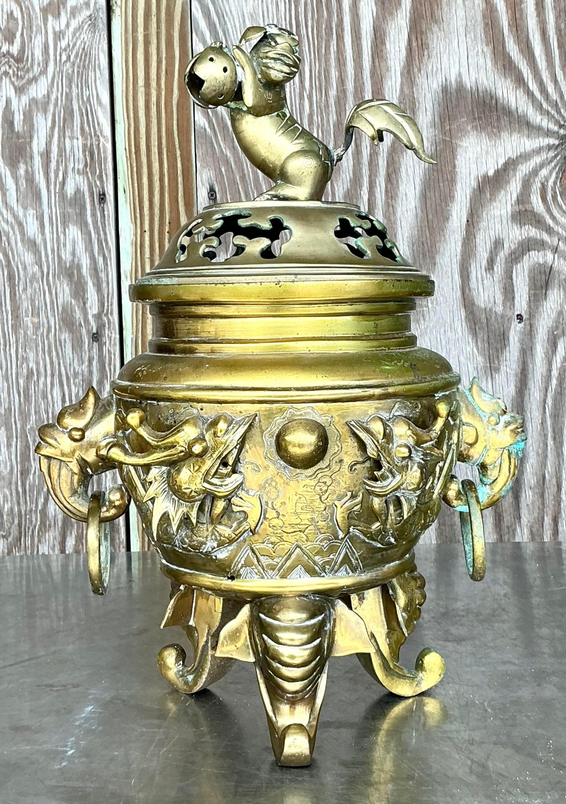 Brûleur d'encens asiatique vintage Dragon en laiton Bon état - En vente à west palm beach, FL