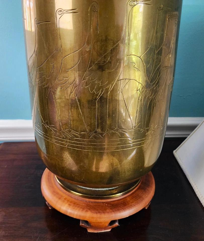 Vintage Asian Brass Table Lamp With Engraved Cranes For Sale 6