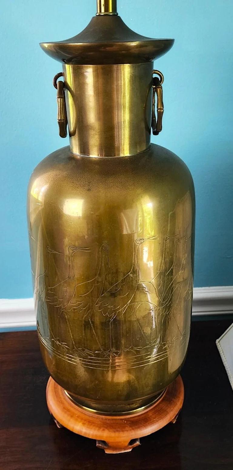 Vintage Asian Brass Table Lamp With Engraved Cranes For Sale 7