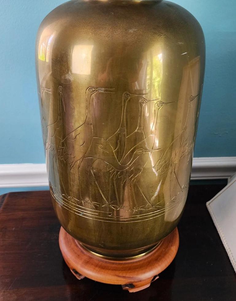 Vintage Asian Brass Table Lamp With Engraved Cranes For Sale 11