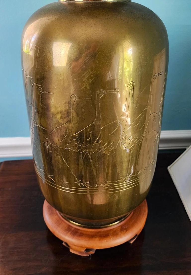 Vintage Asian Brass Table Lamp With Engraved Cranes For Sale 4