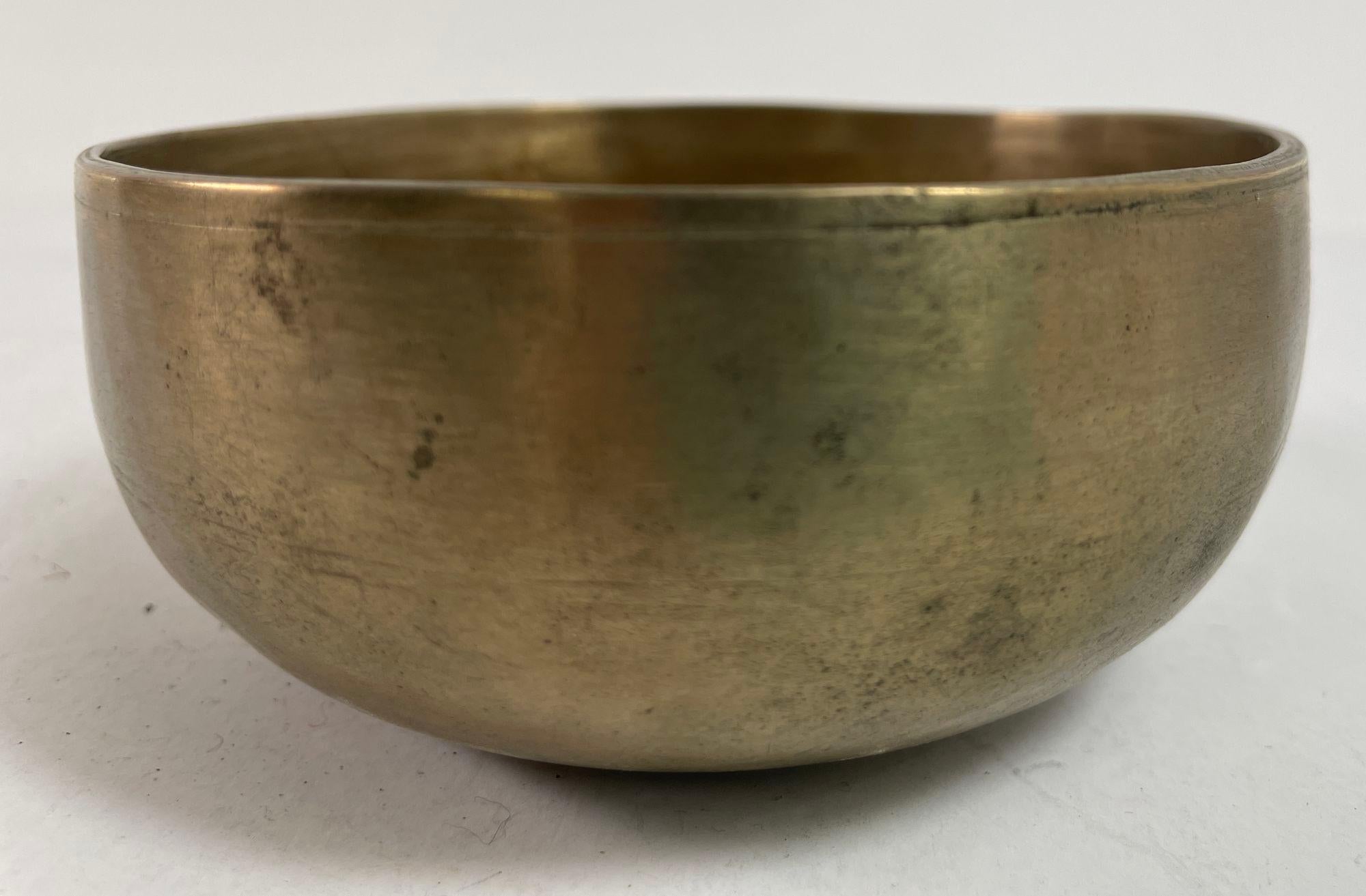 Vintage Asian Bronze Singing Hammered Bowl For Sale 2