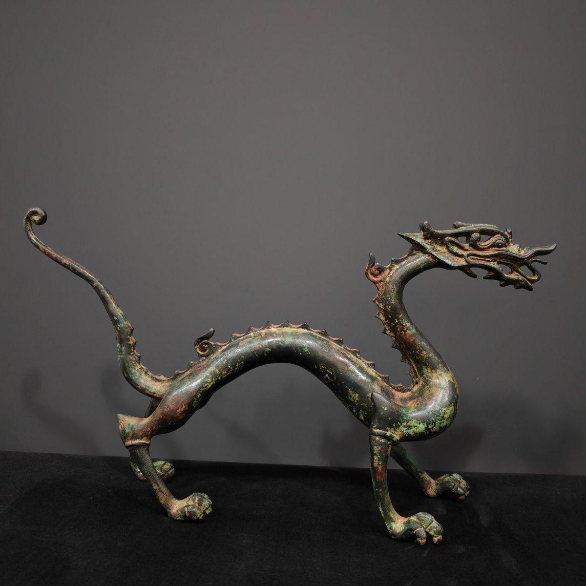 XX secolo Drago asiatico d'epoca in piedi in bronzo in vendita